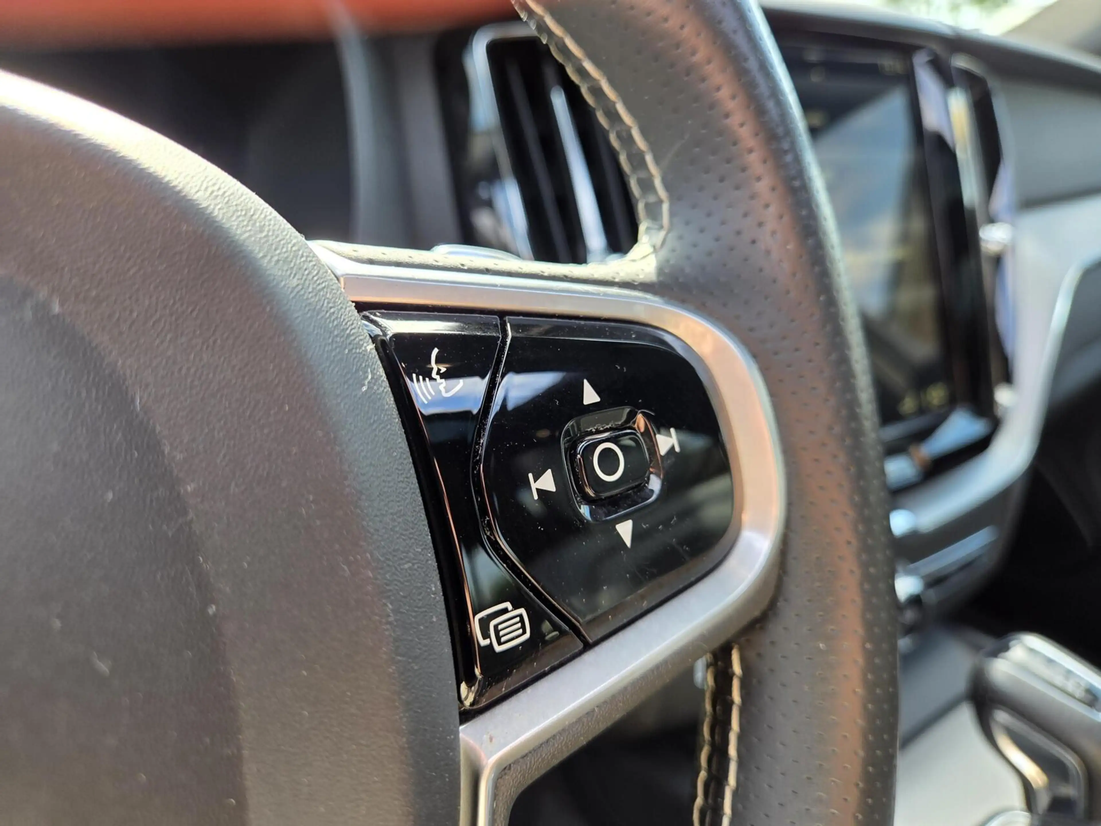 Volvo XC60 2.0 T5 AWD R-Design | Panorama/Trekhaak/Luchtverin — photo 45