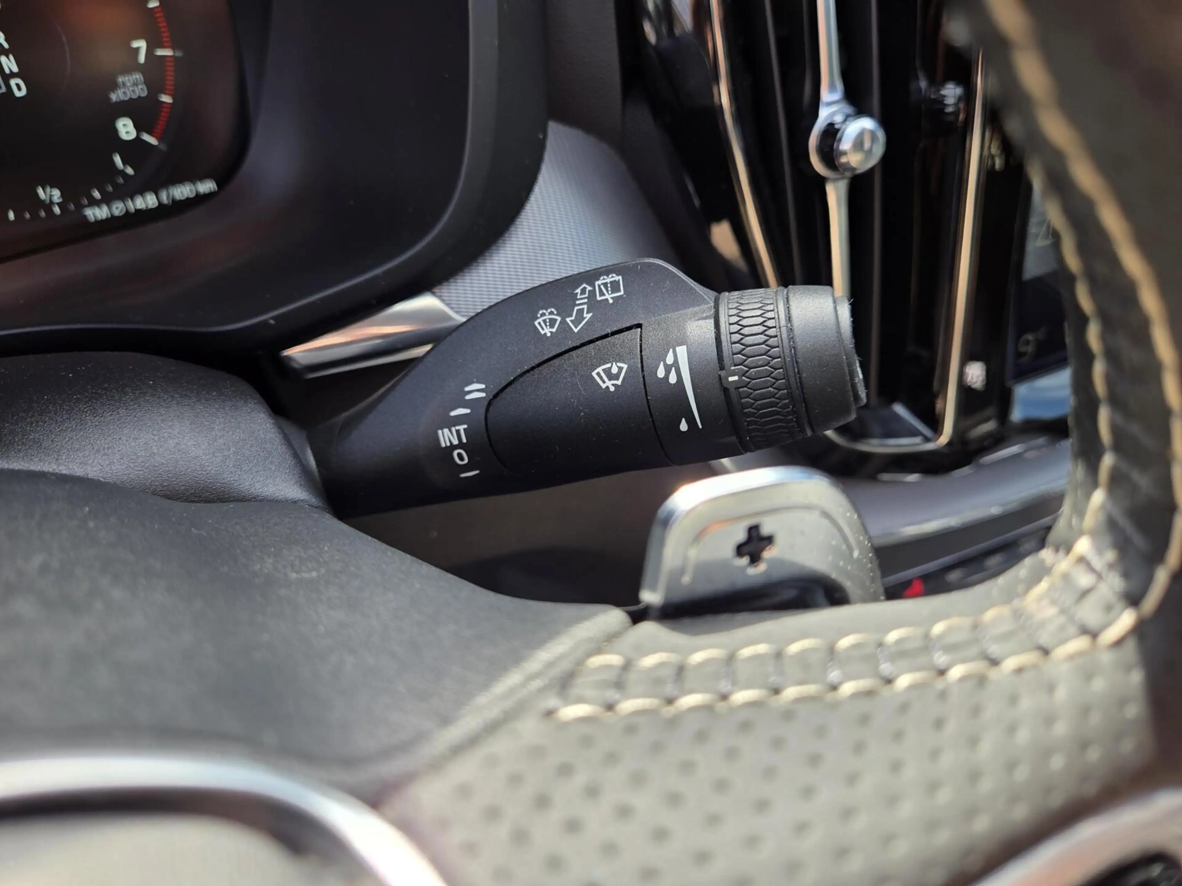 Volvo XC60 2.0 T5 AWD R-Design | Panorama/Trekhaak/Luchtverin — photo 43