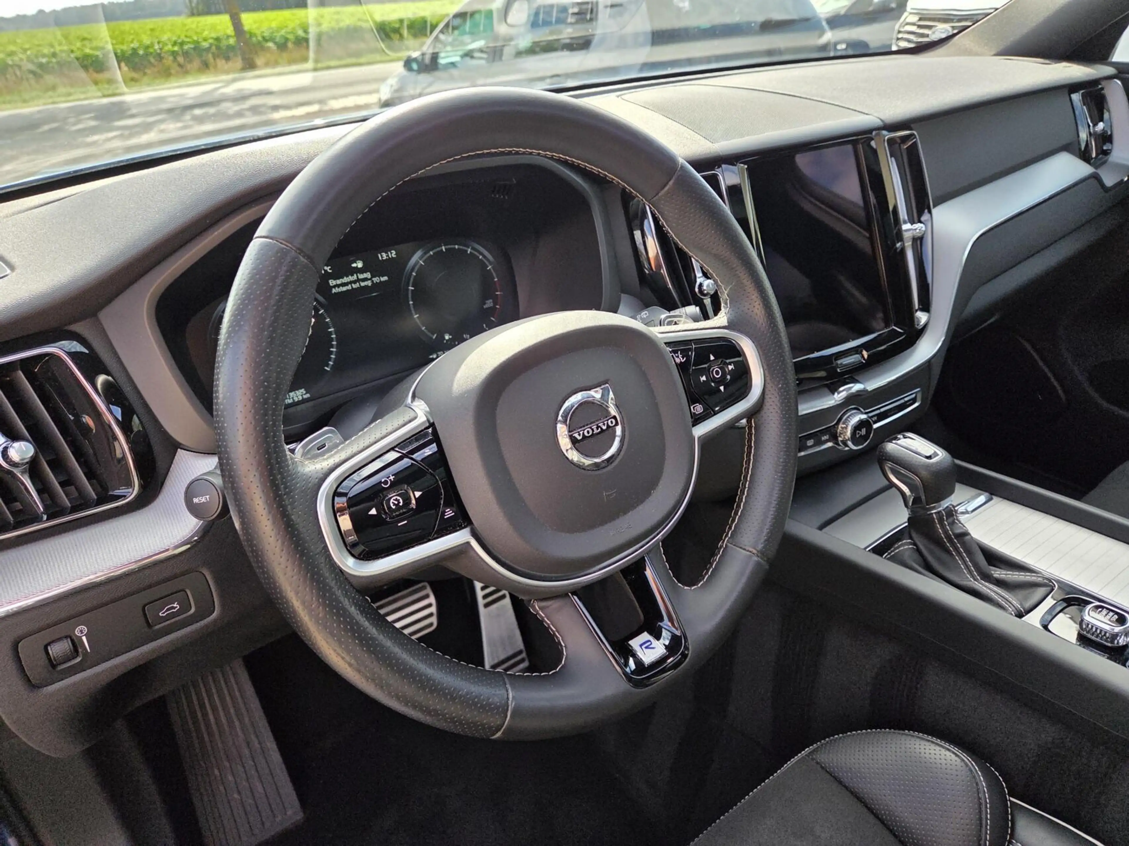 Volvo XC60 2.0 T5 AWD R-Design | Panorama/Trekhaak/Luchtverin — photo 7