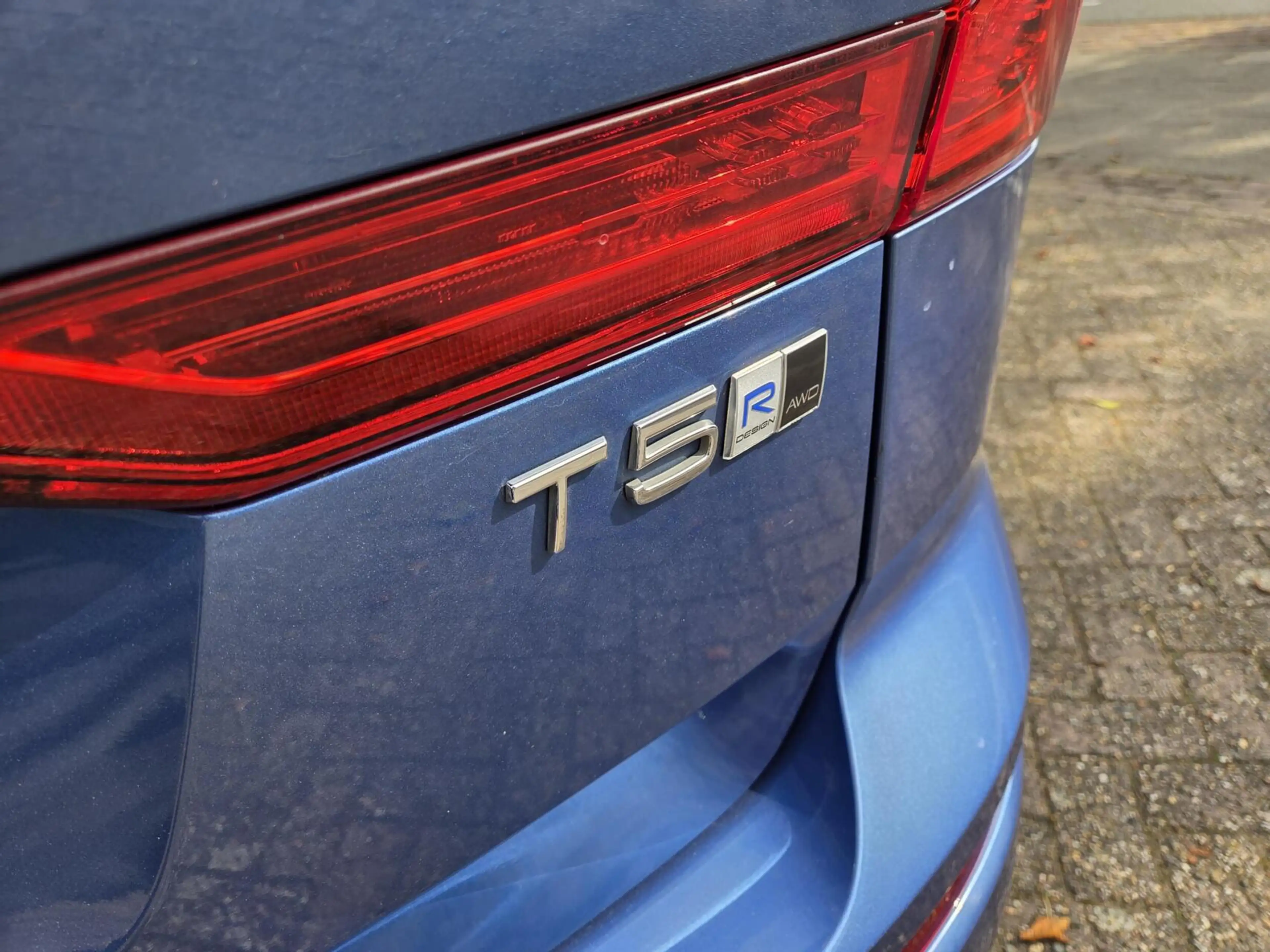 Volvo XC60 2.0 T5 AWD R-Design | Panorama/Trekhaak/Luchtverin — photo 6