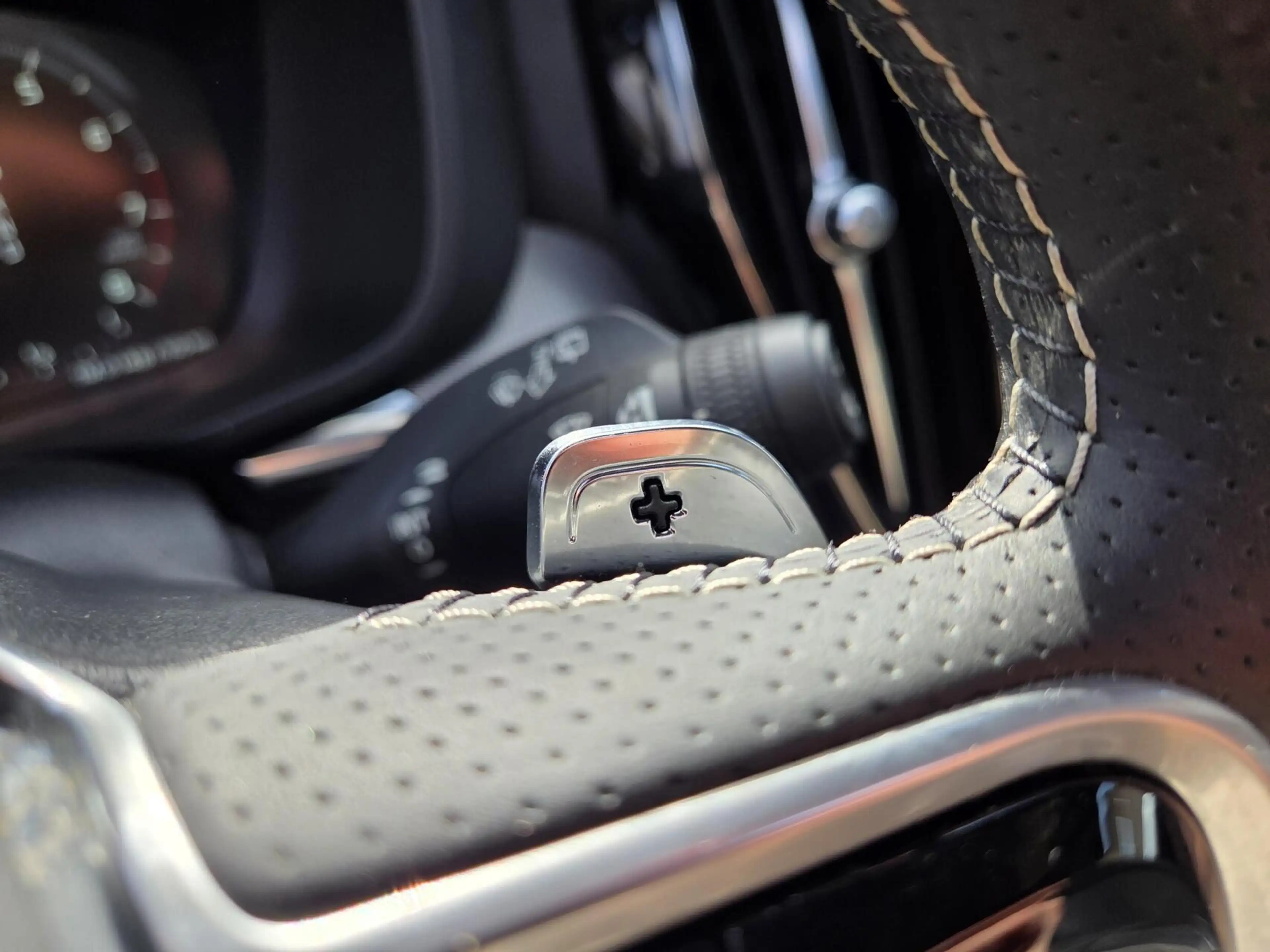 Volvo XC60 2.0 T5 AWD R-Design | Panorama/Trekhaak/Luchtverin — photo 44