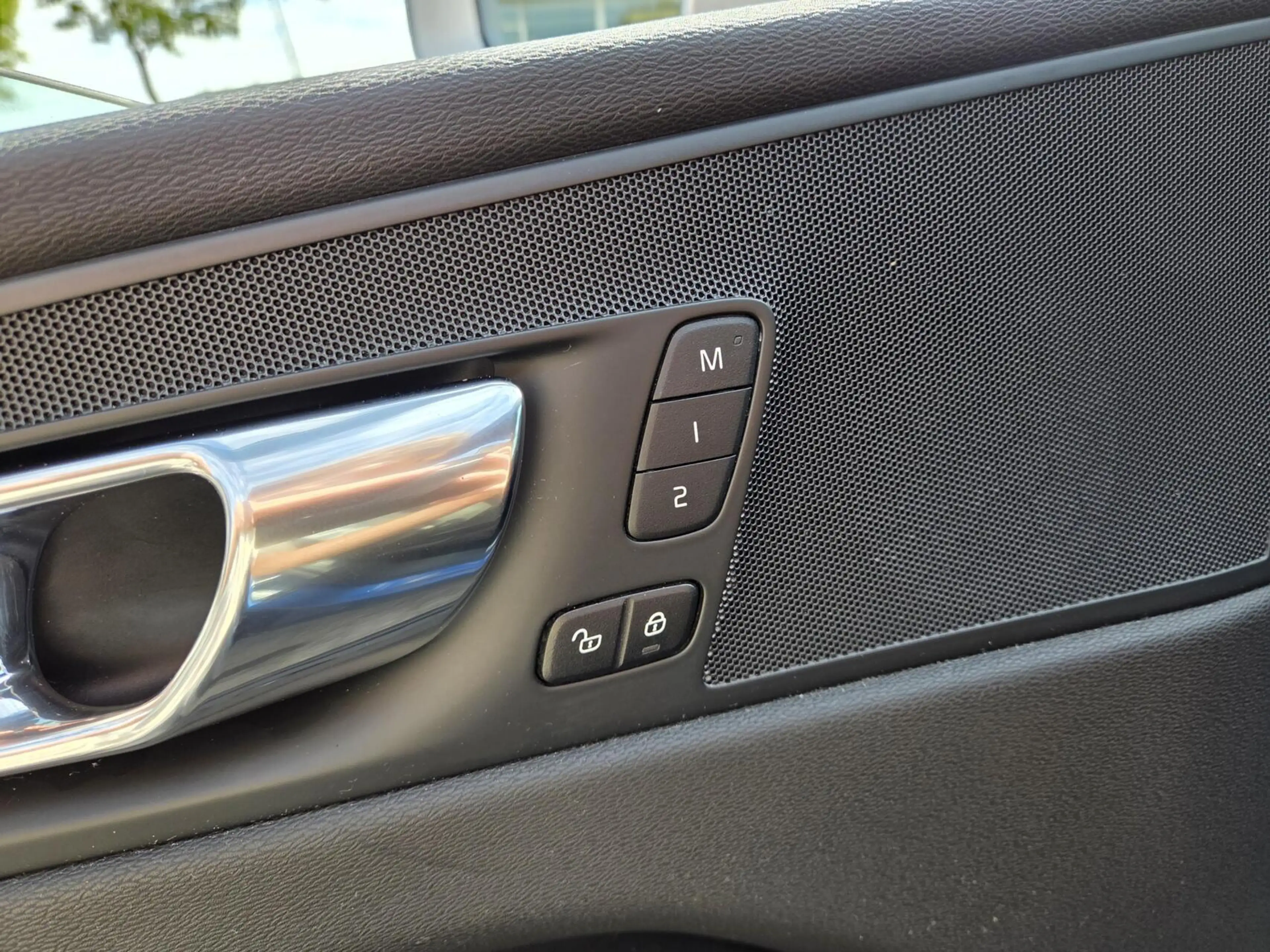 Volvo XC60 2.0 T5 AWD R-Design | Panorama/Trekhaak/Luchtverin — photo 40
