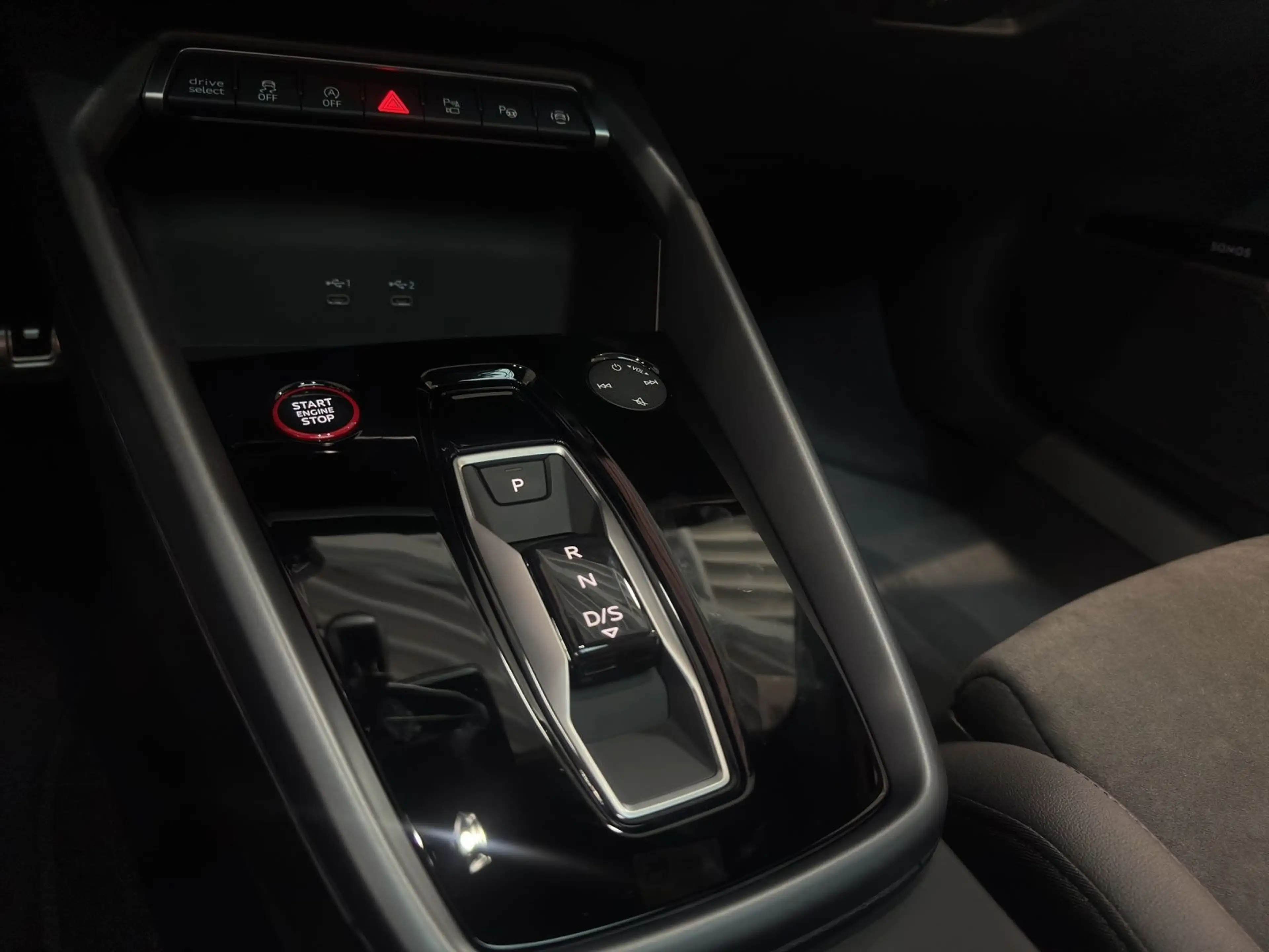 Audi RS3 RS3 Sportback TFSI Q PANO SPORT-AGA MATRIX OPS+ — photo 11