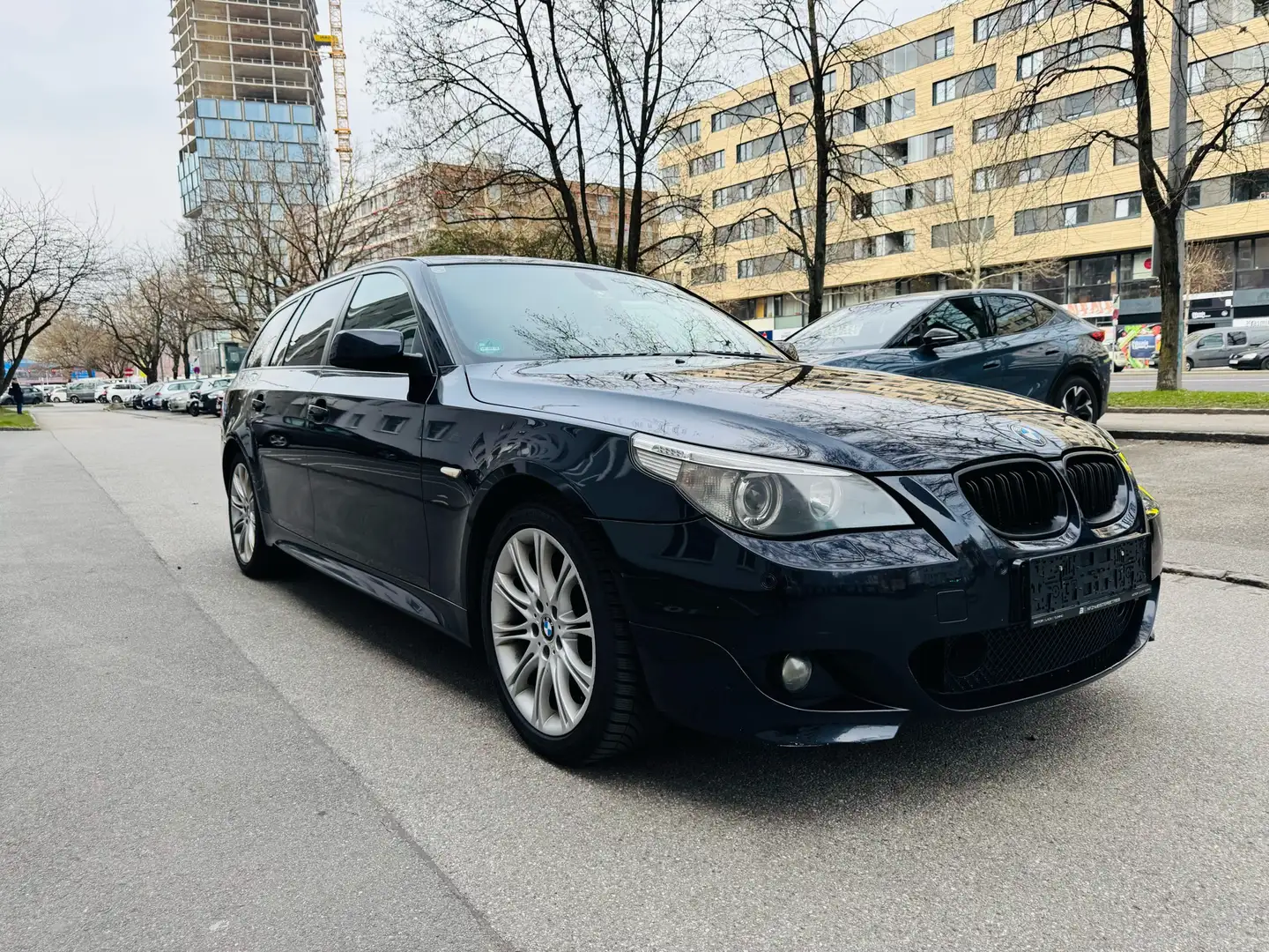 BMW 530 530d Touring M///Paket mit Night Vision - 1