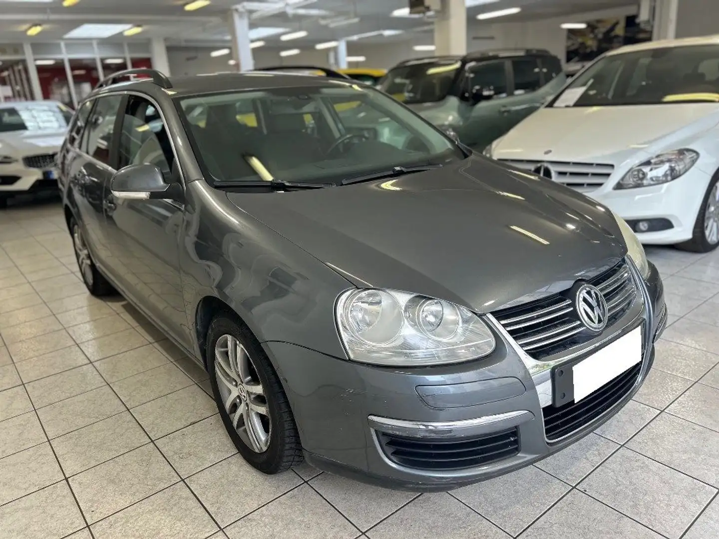 Volkswagen Golf Var. 1.9 TDI DPF Comfortline + GANCIO TRAINO Grigio - 2
