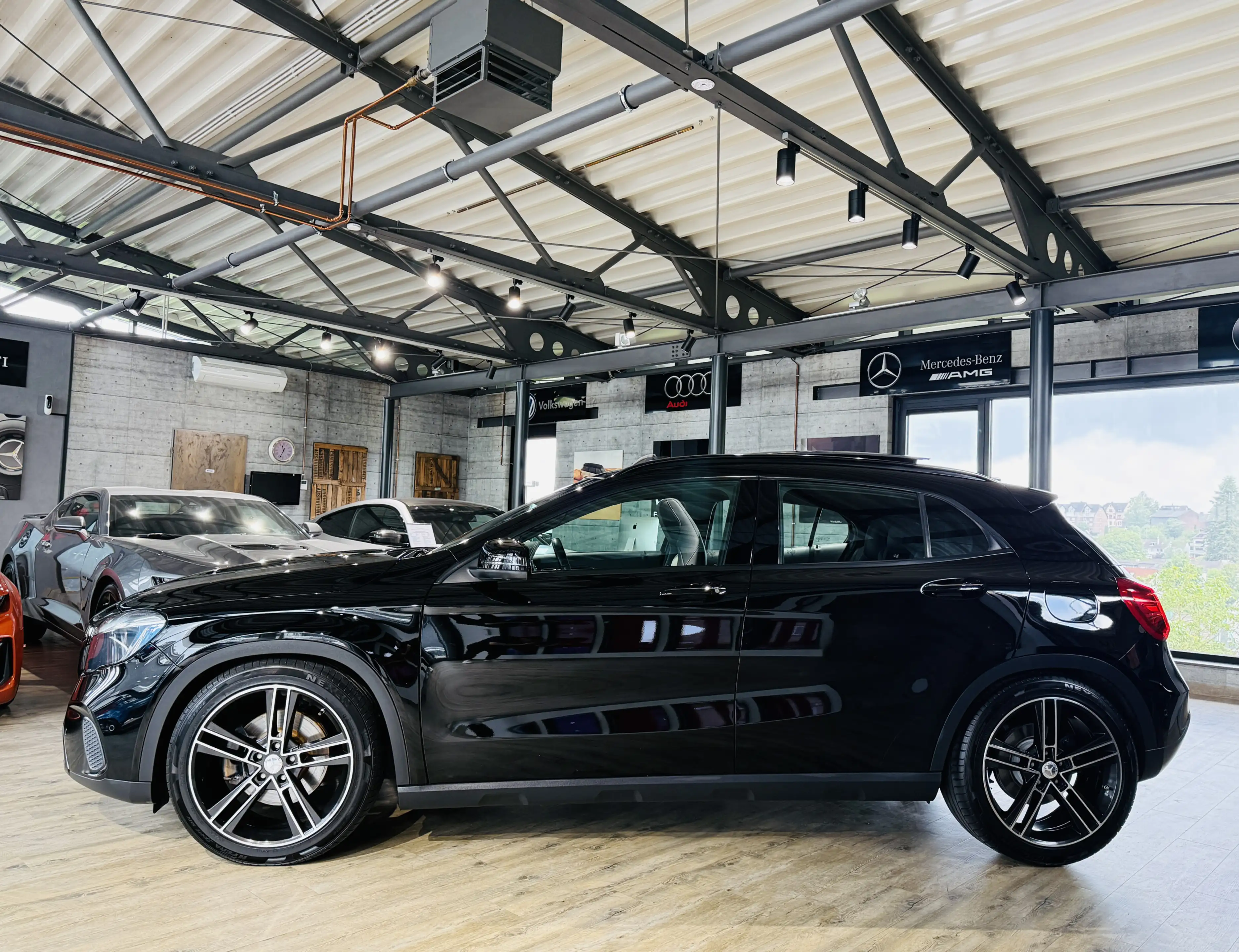 Mercedes-Benz GLA 220 4Matic*PANO*360°KAMERA*LEDER*DISTRONIC* — photo 3