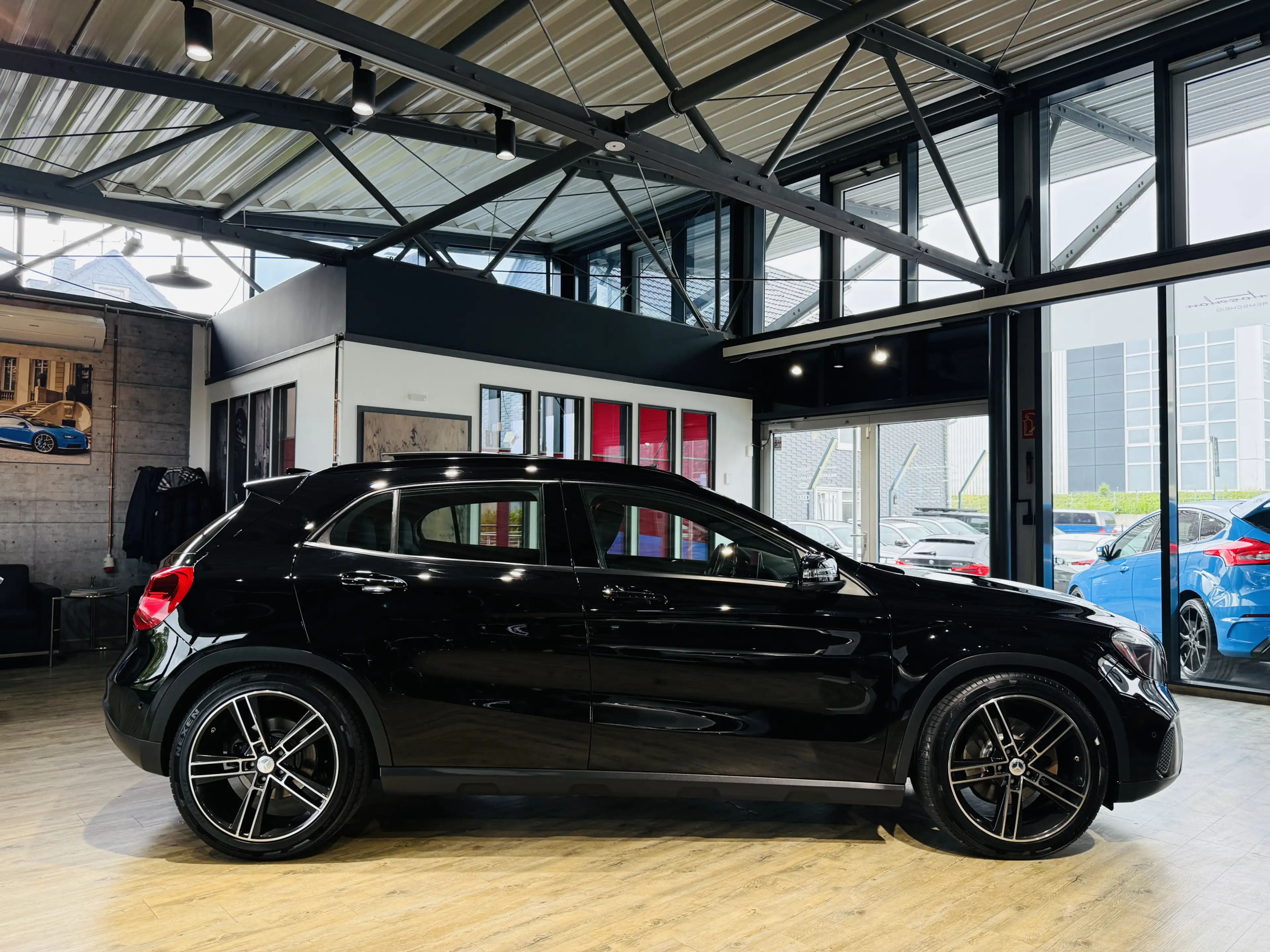 Mercedes-Benz GLA 220 4Matic*PANO*360°KAMERA*LEDER*DISTRONIC* — photo 7