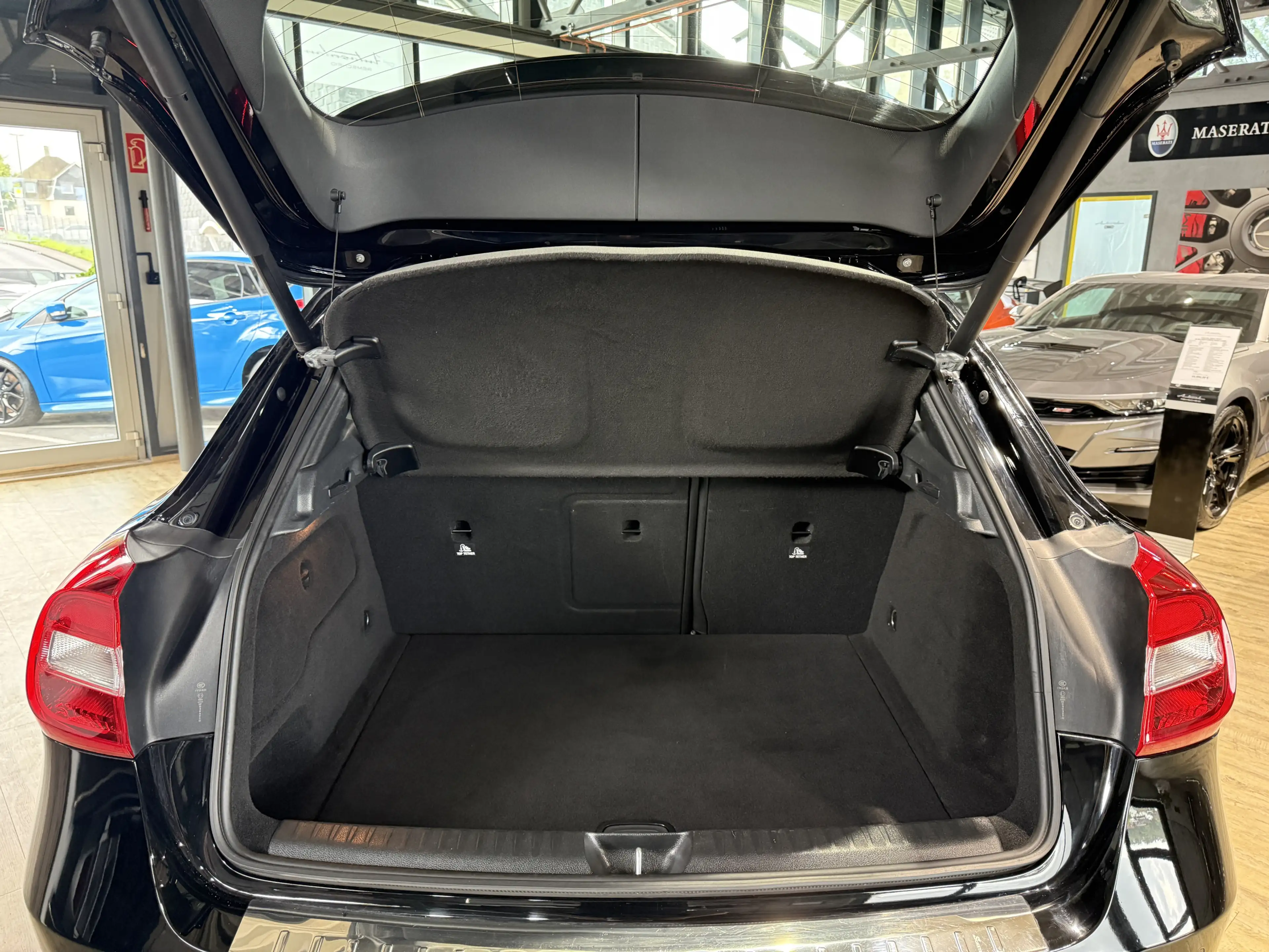 Mercedes-Benz GLA 220 4Matic*PANO*360°KAMERA*LEDER*DISTRONIC* — photo 12