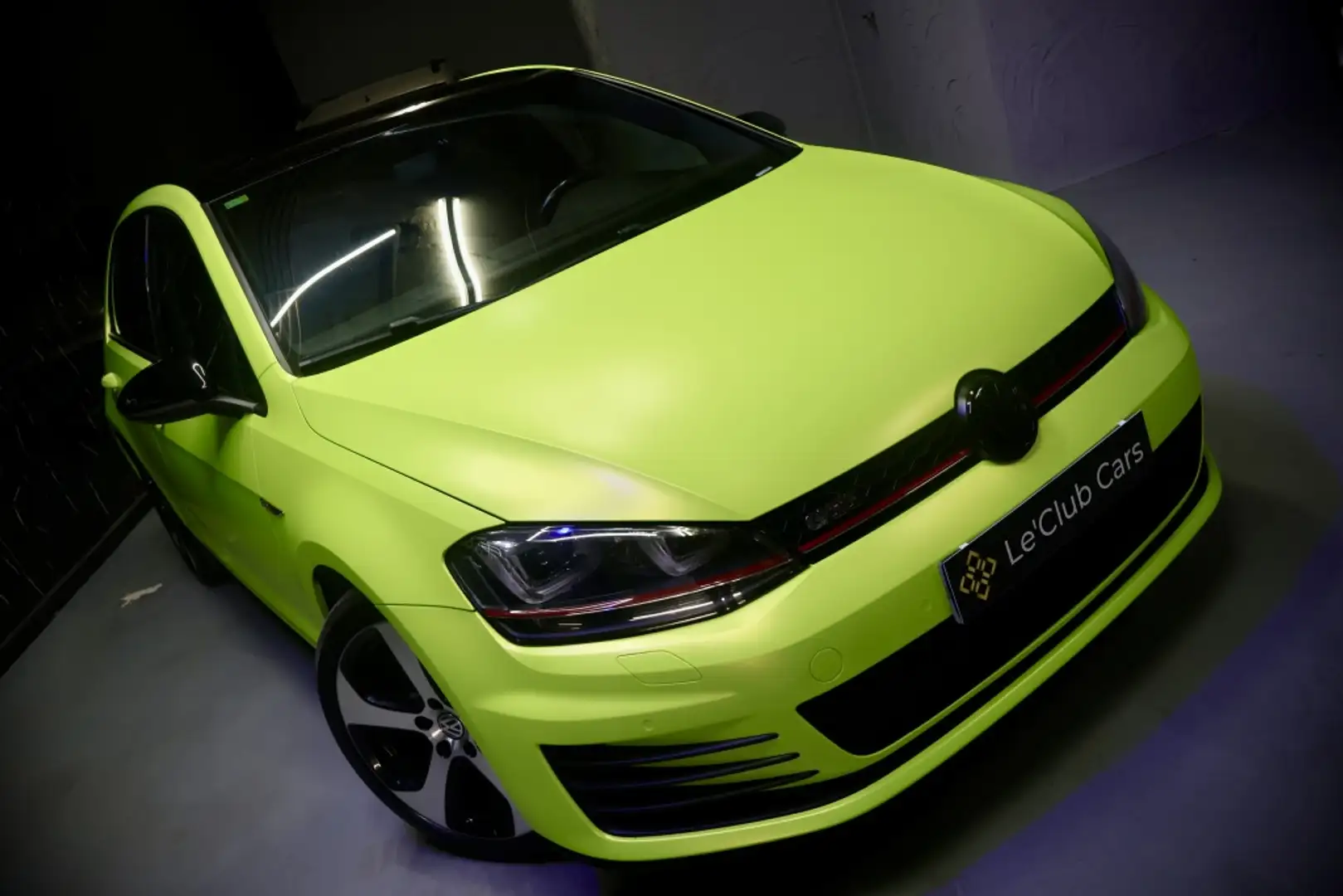Volkswagen Golf GTI 2.0 TSI 220 - 1