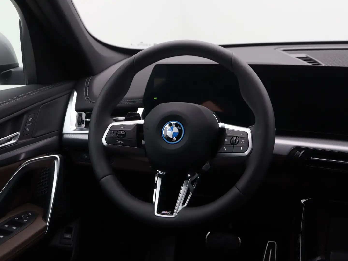 BMW iX1 eDrive20 67 kWh Zilver - 2