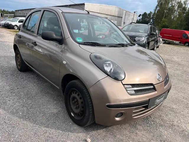 Nissan Micra view 3