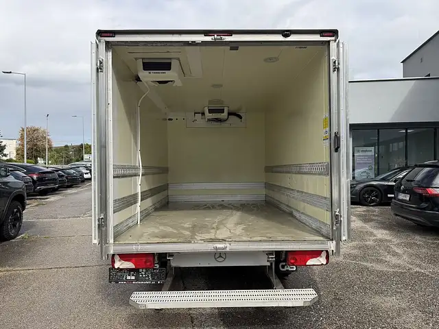 Mercedes-Benz Sprinter view 9