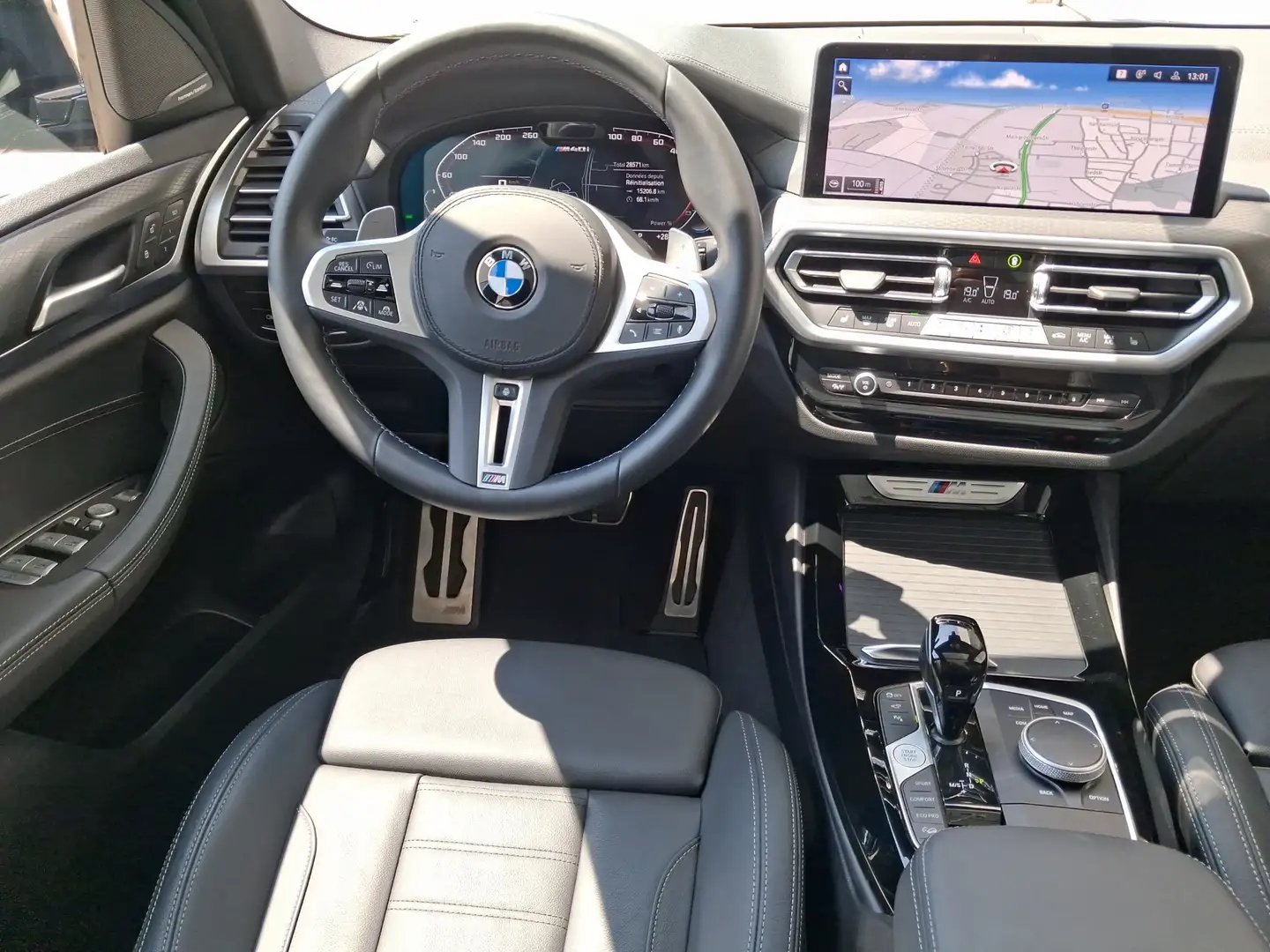 BMW X3 M 40i Laser Navi HUD AHK H&K Pano SHZ Noir - 2