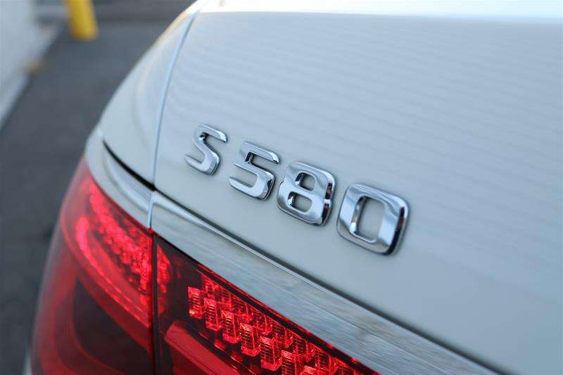 2023 Mercedes-Benz S-Class 4MATIC Sedan — снимка 1