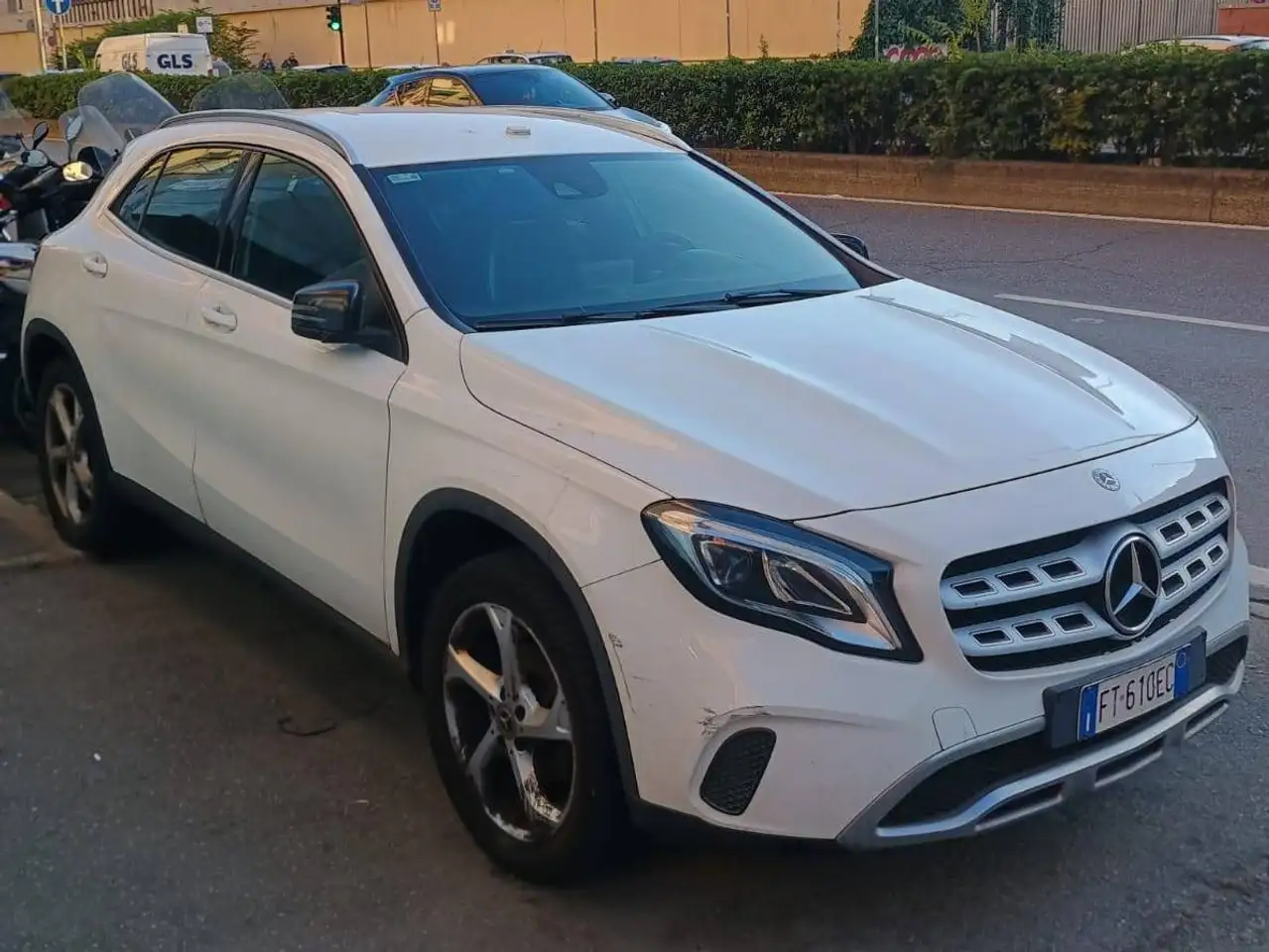 Mercedes-Benz GLA 200