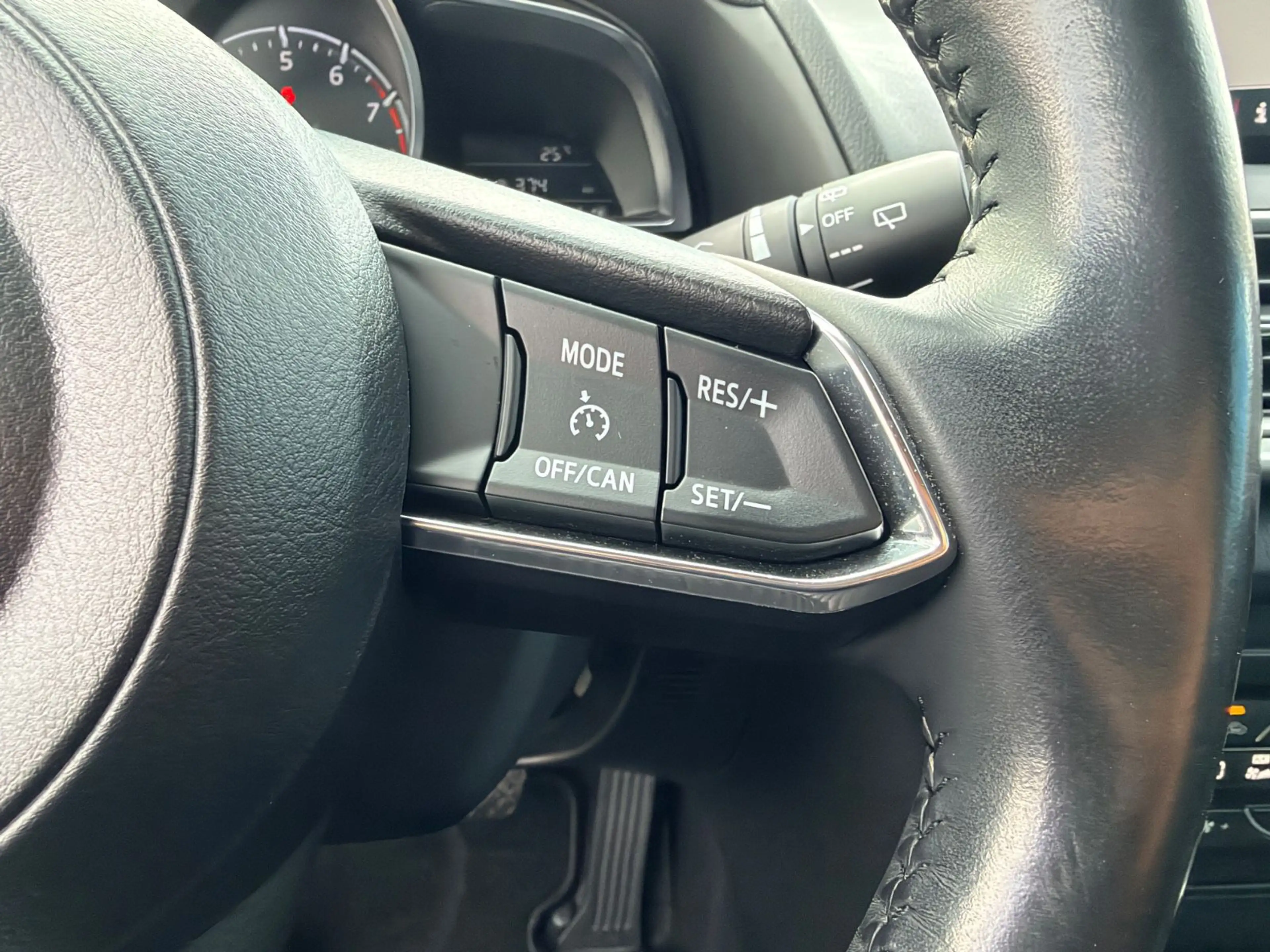 Mazda 3 2,0 SkyActiv Exclusive Line Automatik — photo 14