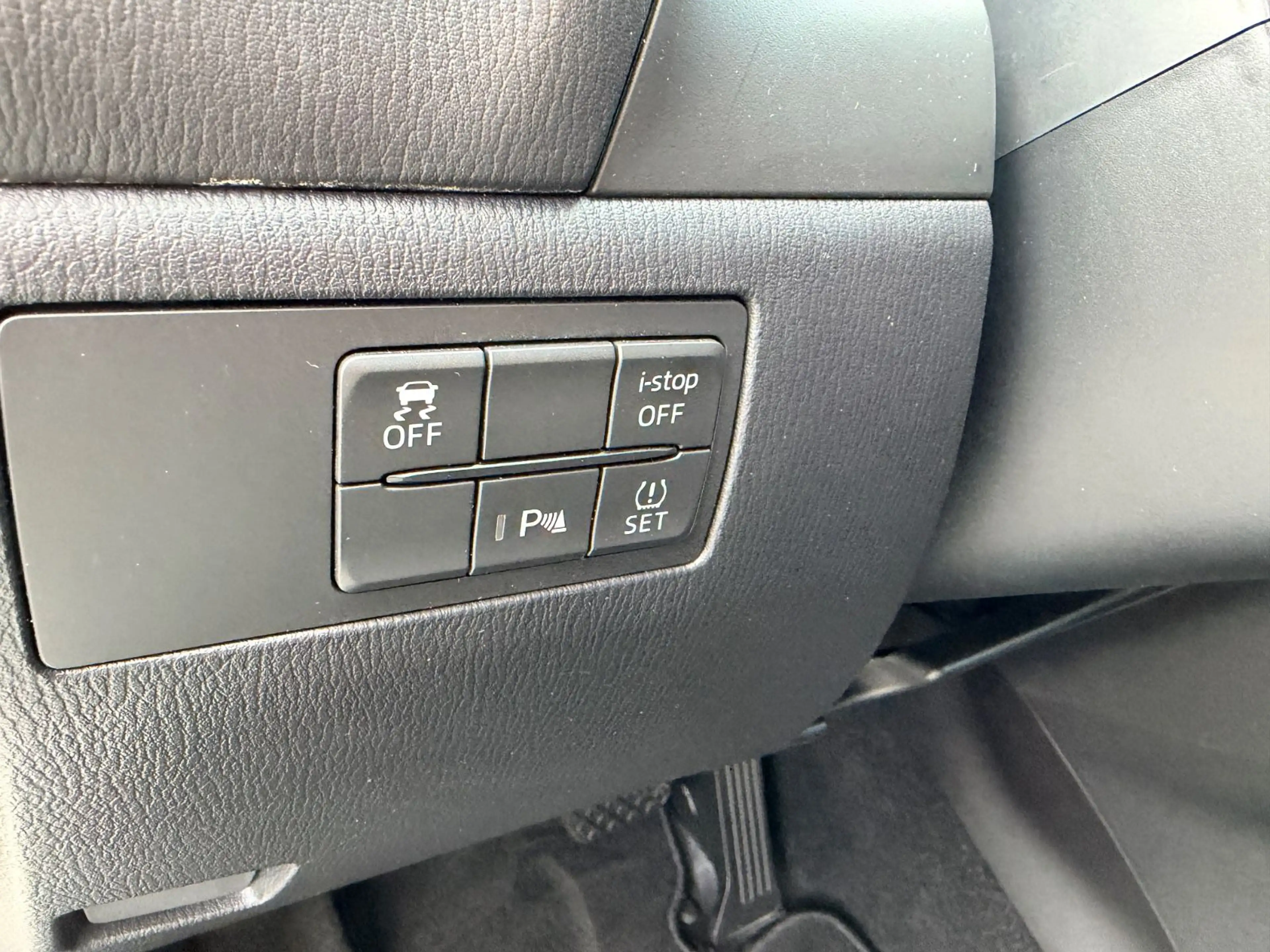 Mazda 3 2,0 SkyActiv Exclusive Line Automatik — photo 12