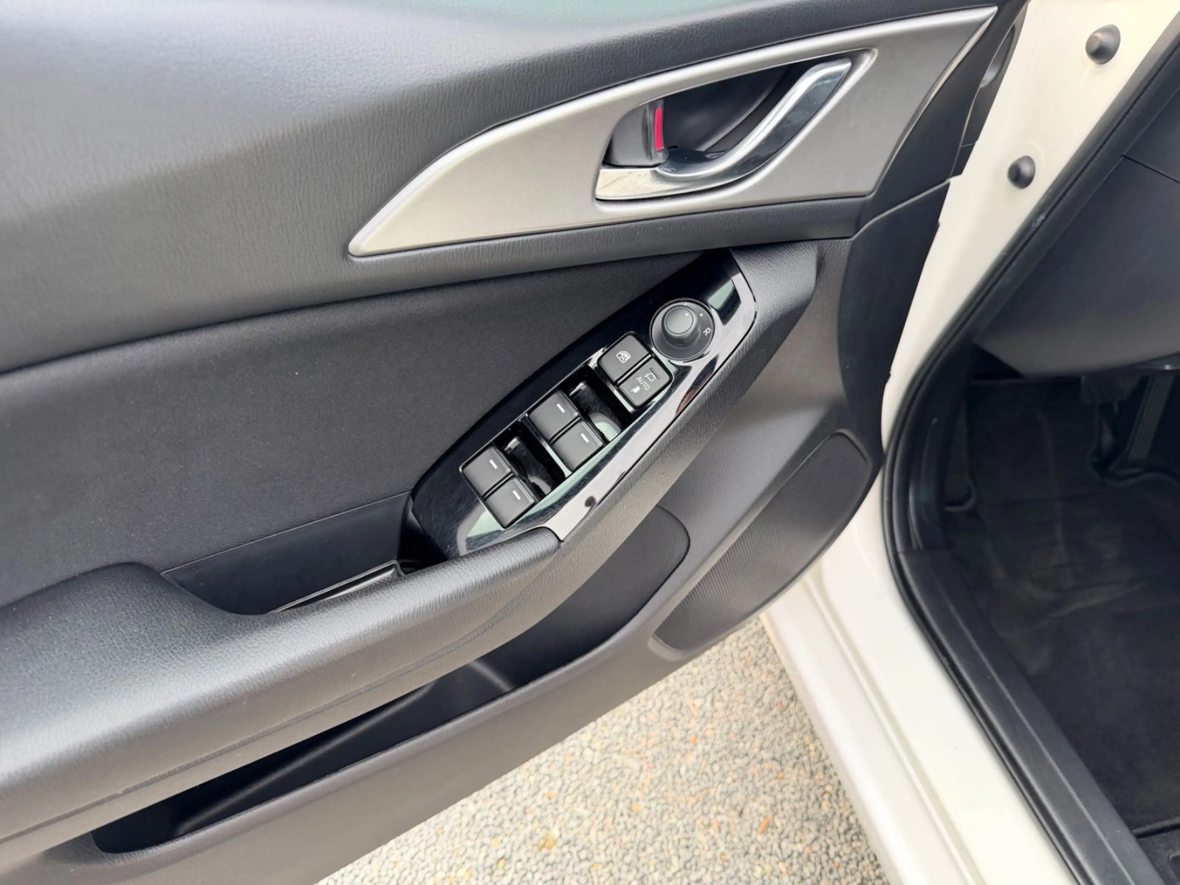 Mazda 3 2,0 SkyActiv Exclusive Line Automatik — photo 13