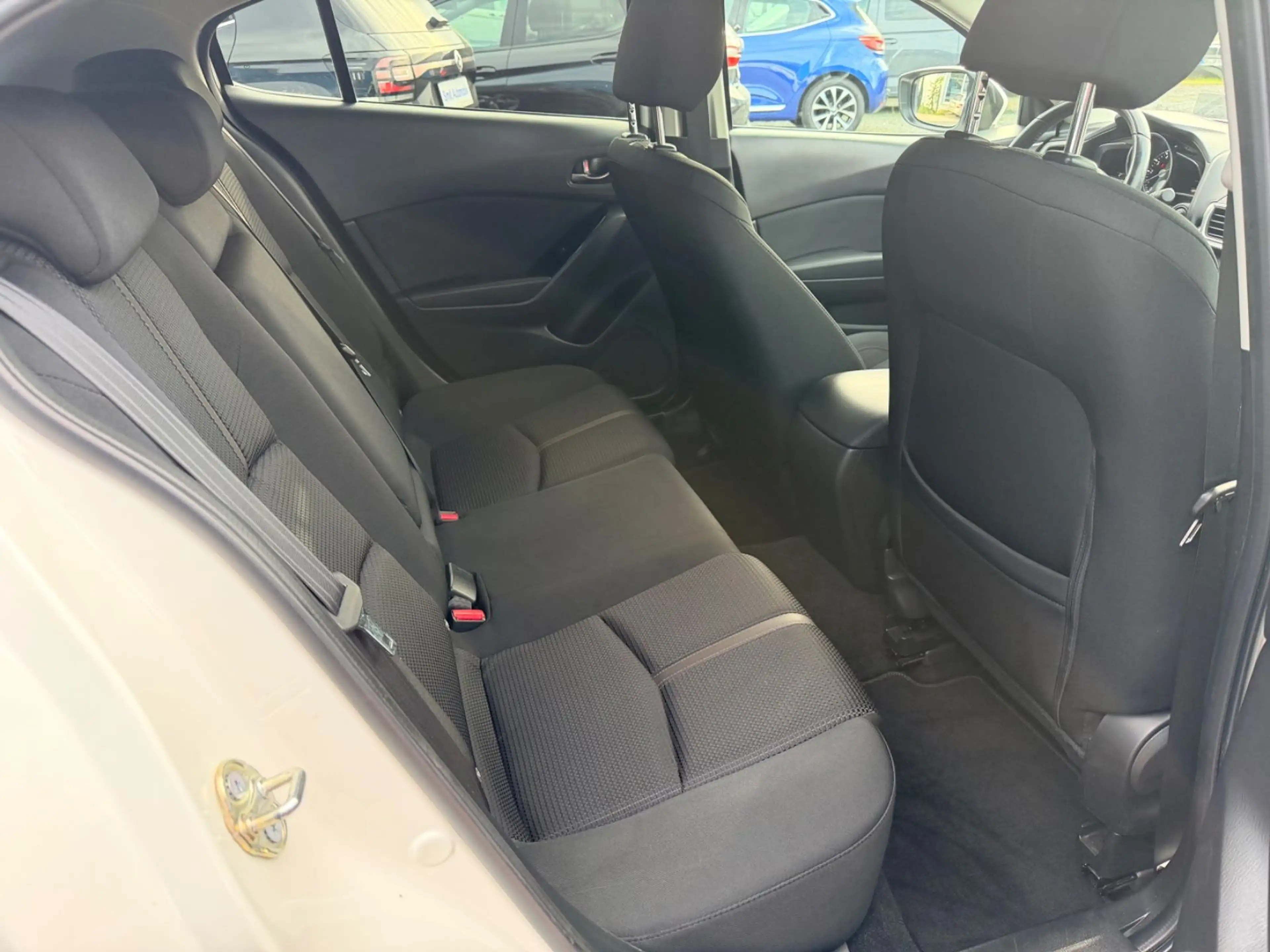 Mazda 3 2,0 SkyActiv Exclusive Line Automatik — photo 6