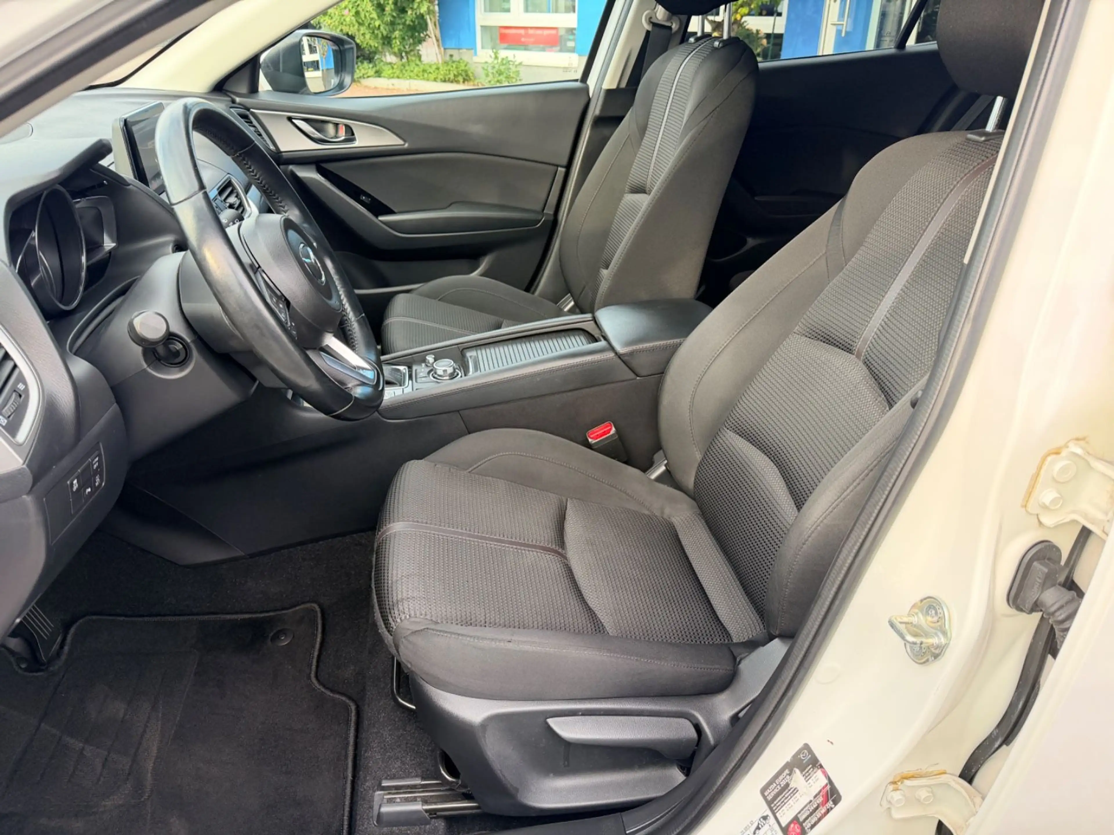 Mazda 3 2,0 SkyActiv Exclusive Line Automatik — photo 8