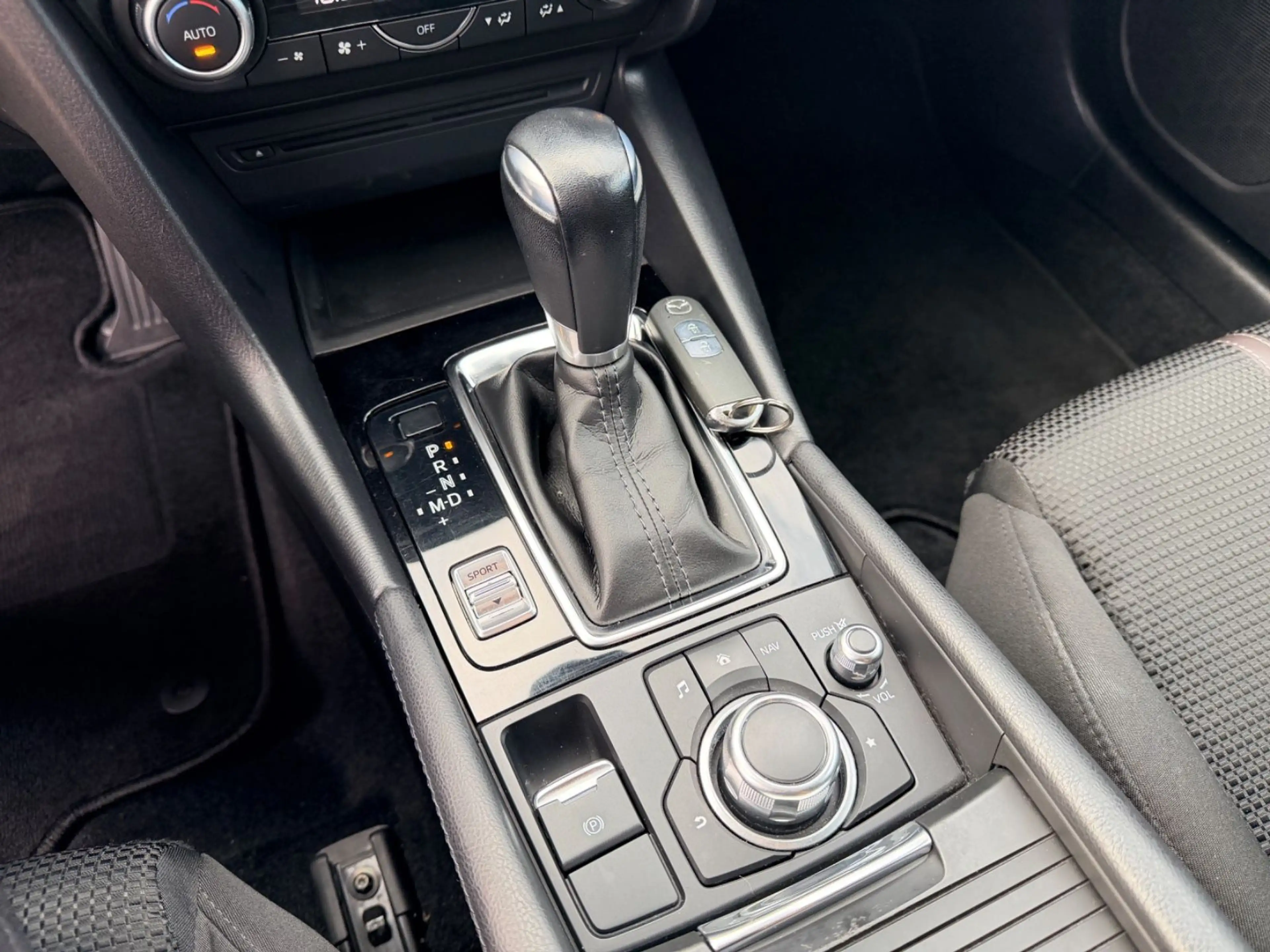 Mazda 3 2,0 SkyActiv Exclusive Line Automatik — photo 15