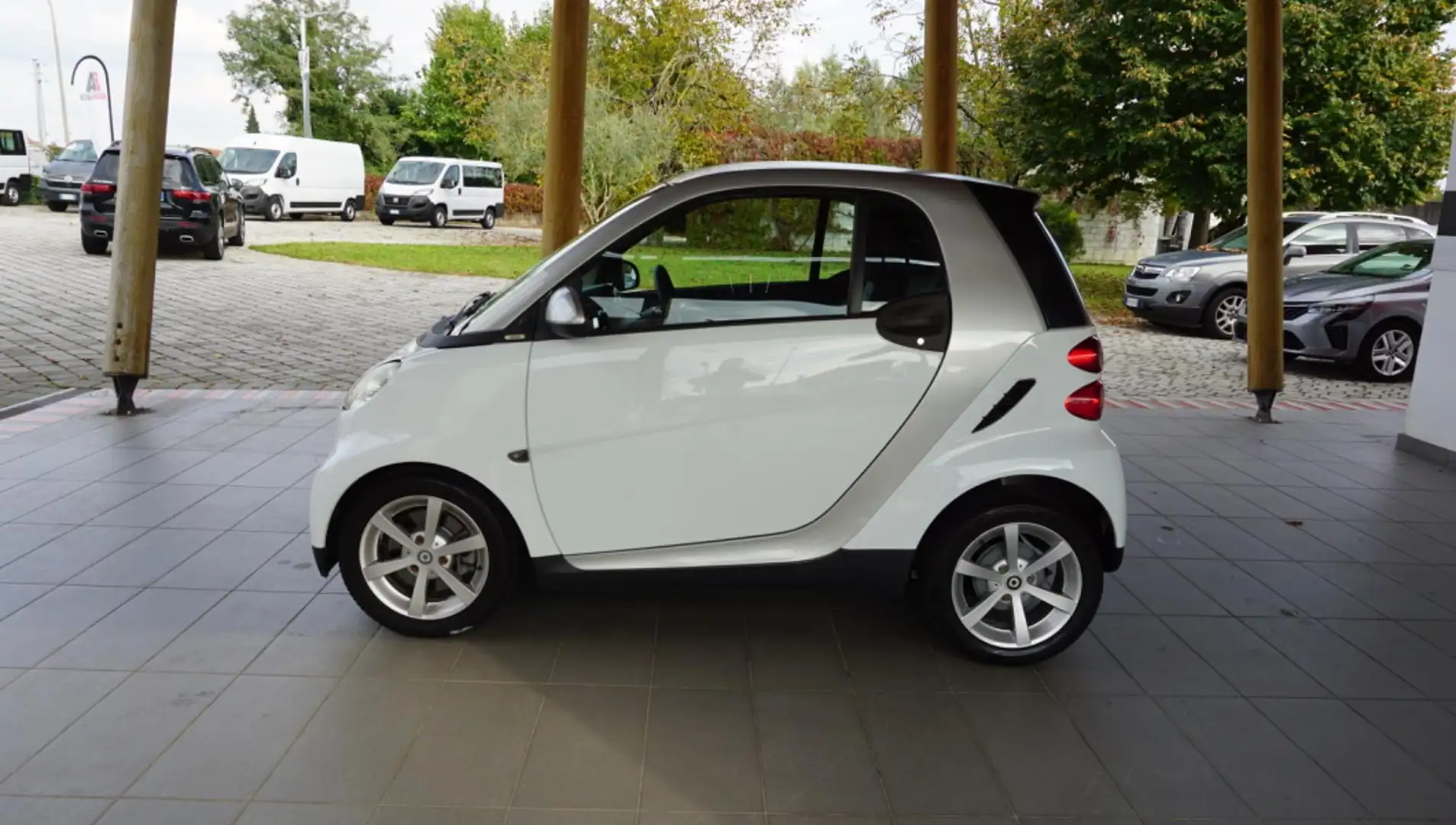 smart forTwo 1000 62 kW coupé passion Wit - 2