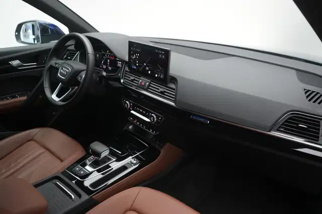 Audi Q5 view 8