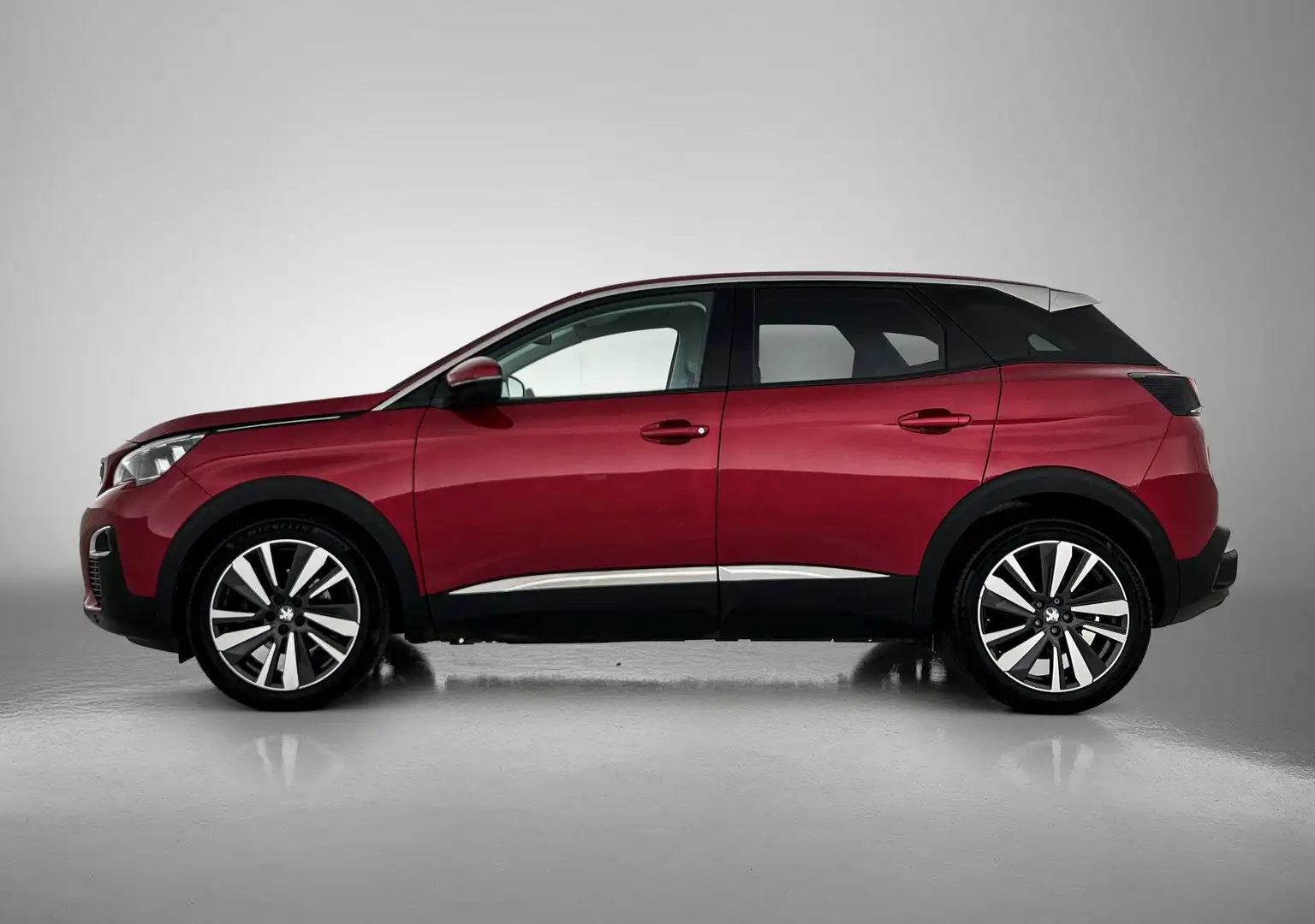Peugeot 3008 1.2 PureTech Allure Rouge - 2