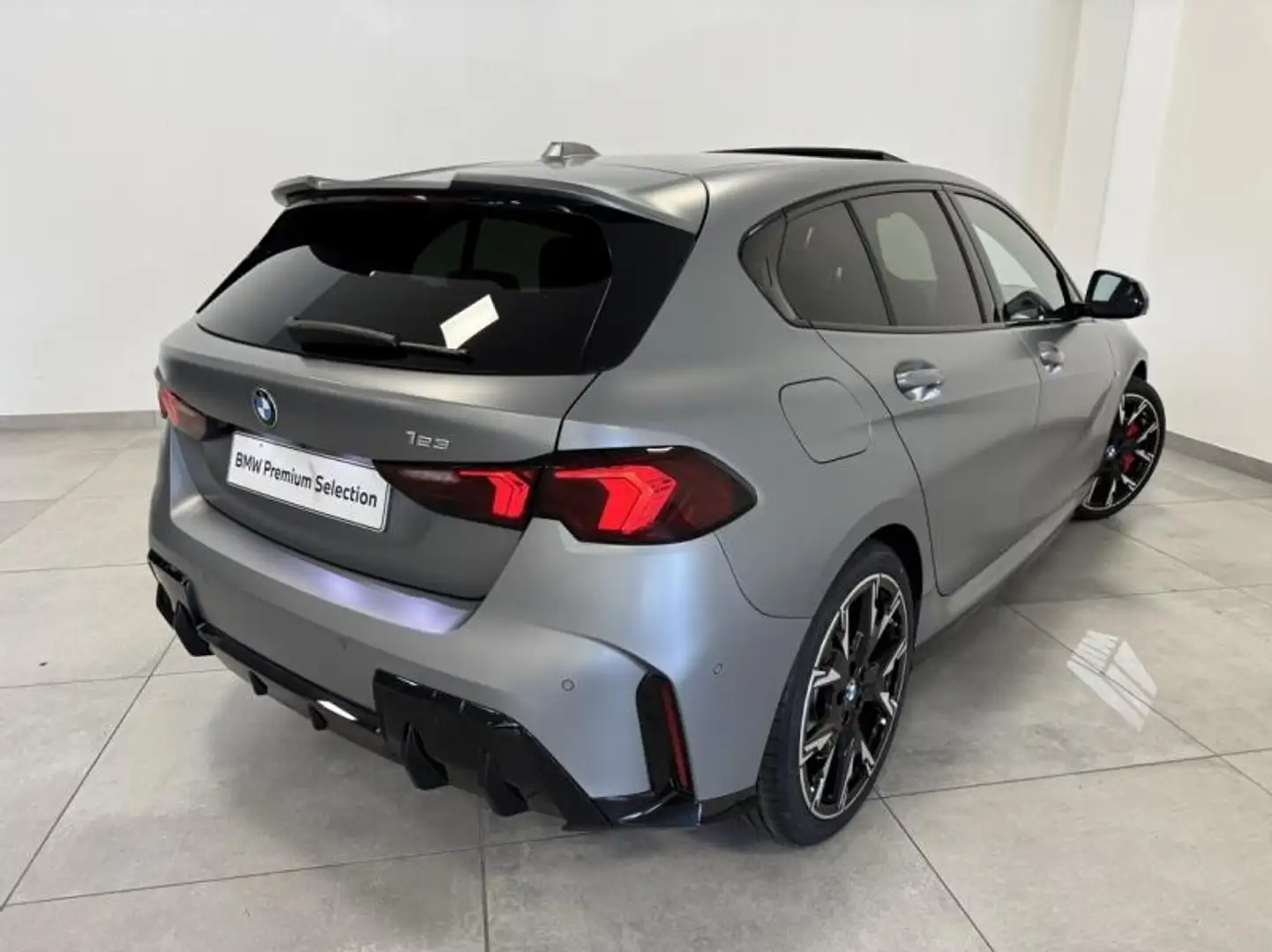 BMW 123 123 xDriveA 218ch M Sport DKG7 Gris - 2