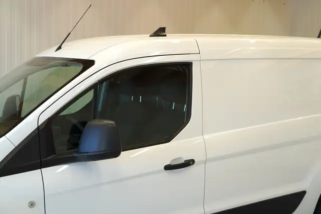 Ford Transit Connect view 12