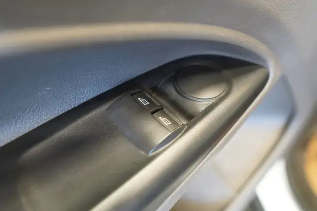 Ford Transit Connect view 14