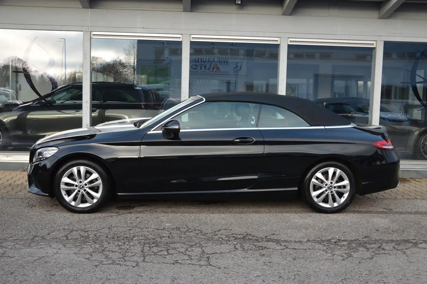 Mercedes-Benz C 200 Cabrio AUTOMATIK*LED*AIRSCARF*PDC*SHZ*CAM* Schwarz - 2