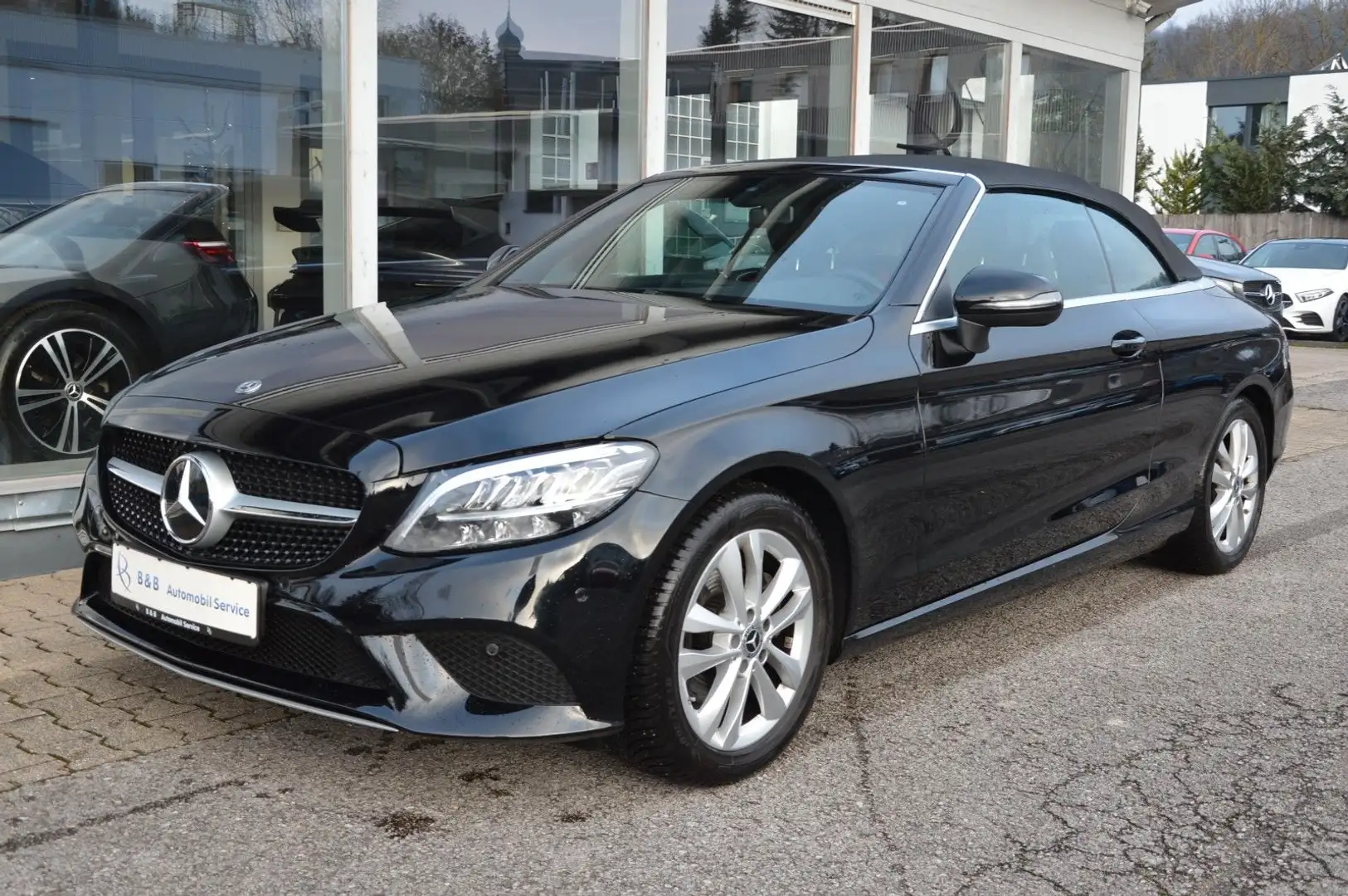 Mercedes-Benz C 200 Cabrio AUTOMATIK*LED*AIRSCARF*PDC*SHZ*CAM* Schwarz - 1