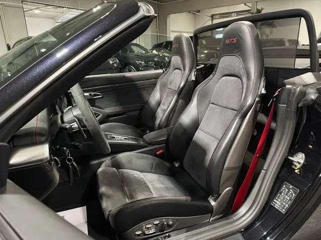 Porsche 911 view 3