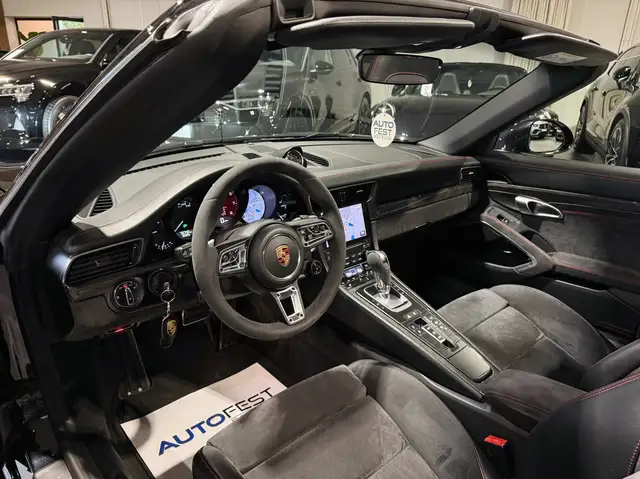 Porsche 911 view 2