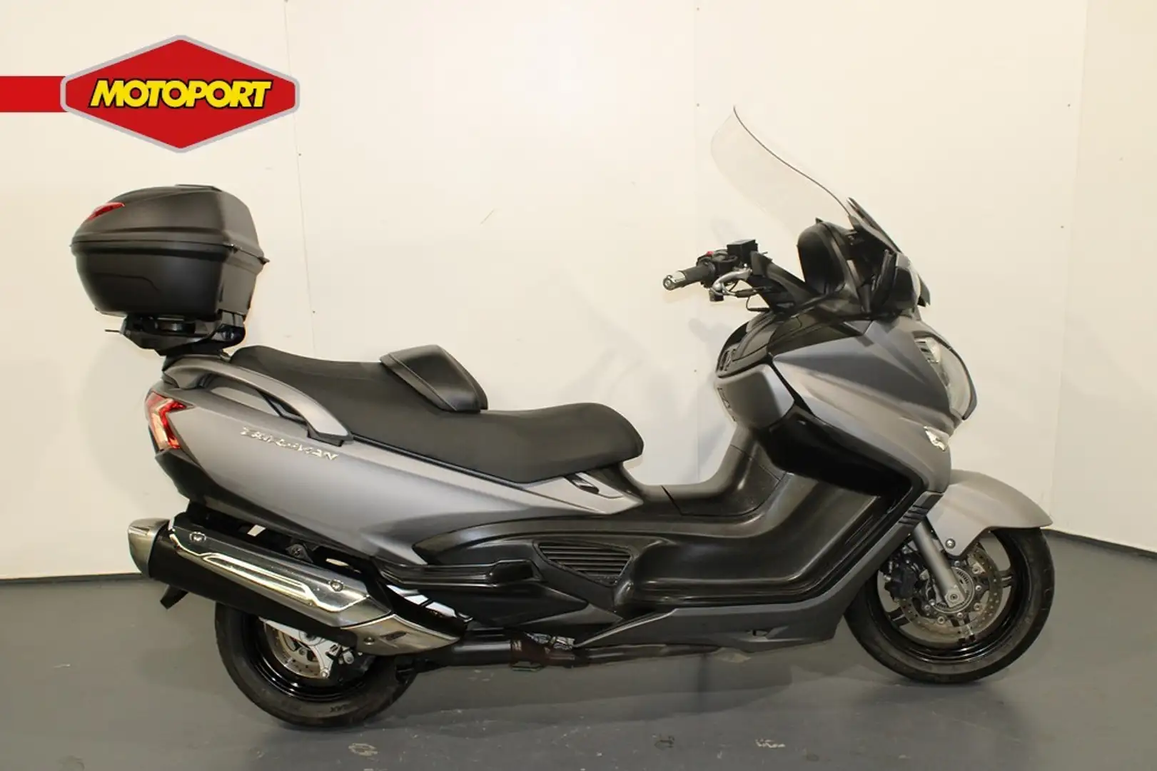 Suzuki Burgman 650 AN ABS EXECUTIVE Zwart - 1