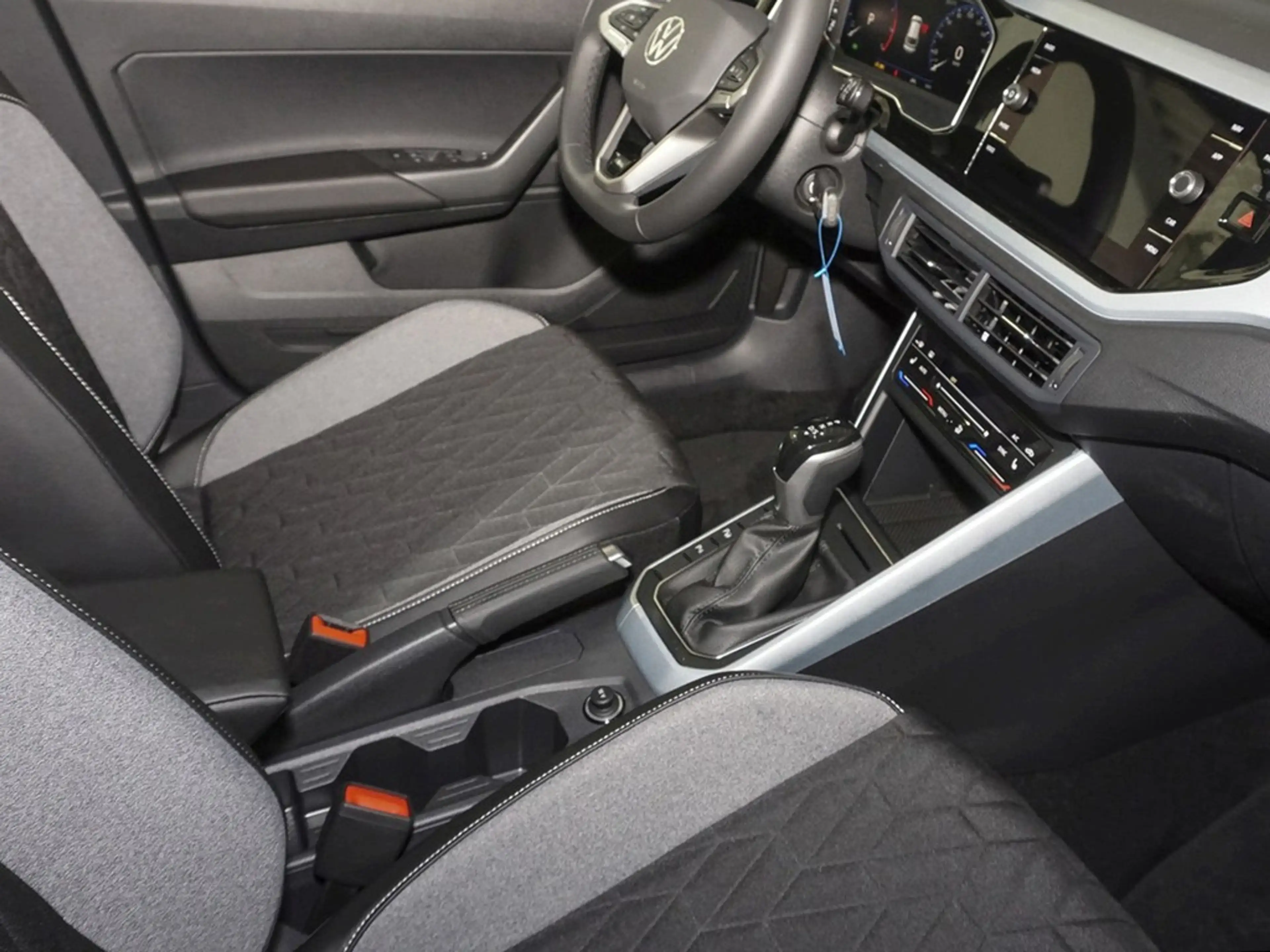 Volkswagen Taigo Life 1,0 TSI 116 PS 7-DSG Goal Ummeldung ab 01.... — photo 9