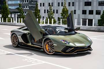 ULTIMAE ROADSTER / 6.5 - V12 LP780-4 / 1 OF 250 / NET PRICE: € 661.116 / MILITARY GREEN
