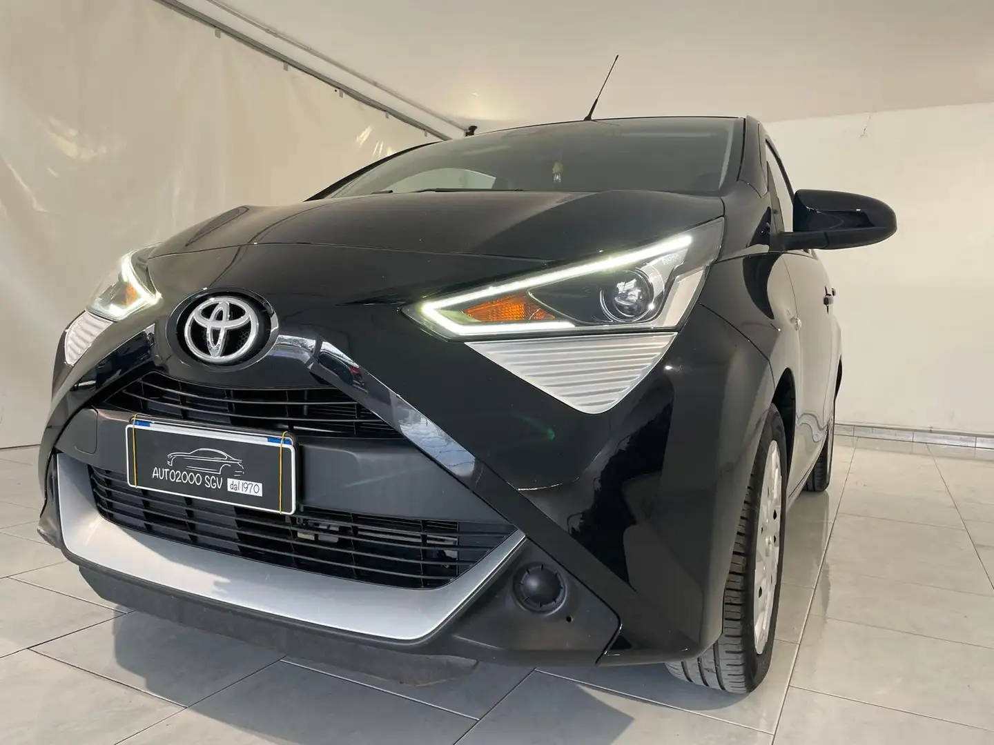 Toyota Aygo 2021 5p 1.0 x-play 72cv X NEOPATENTATI - 2