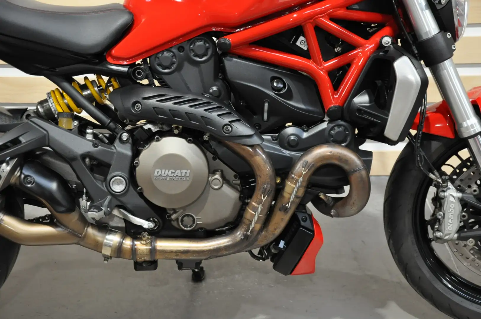 Ducati Monster 1200 Rouge - 2