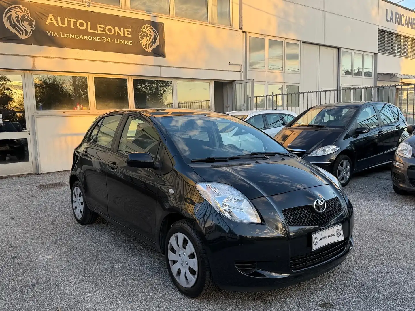 Toyota Yaris sol 5 porte Nero - 1