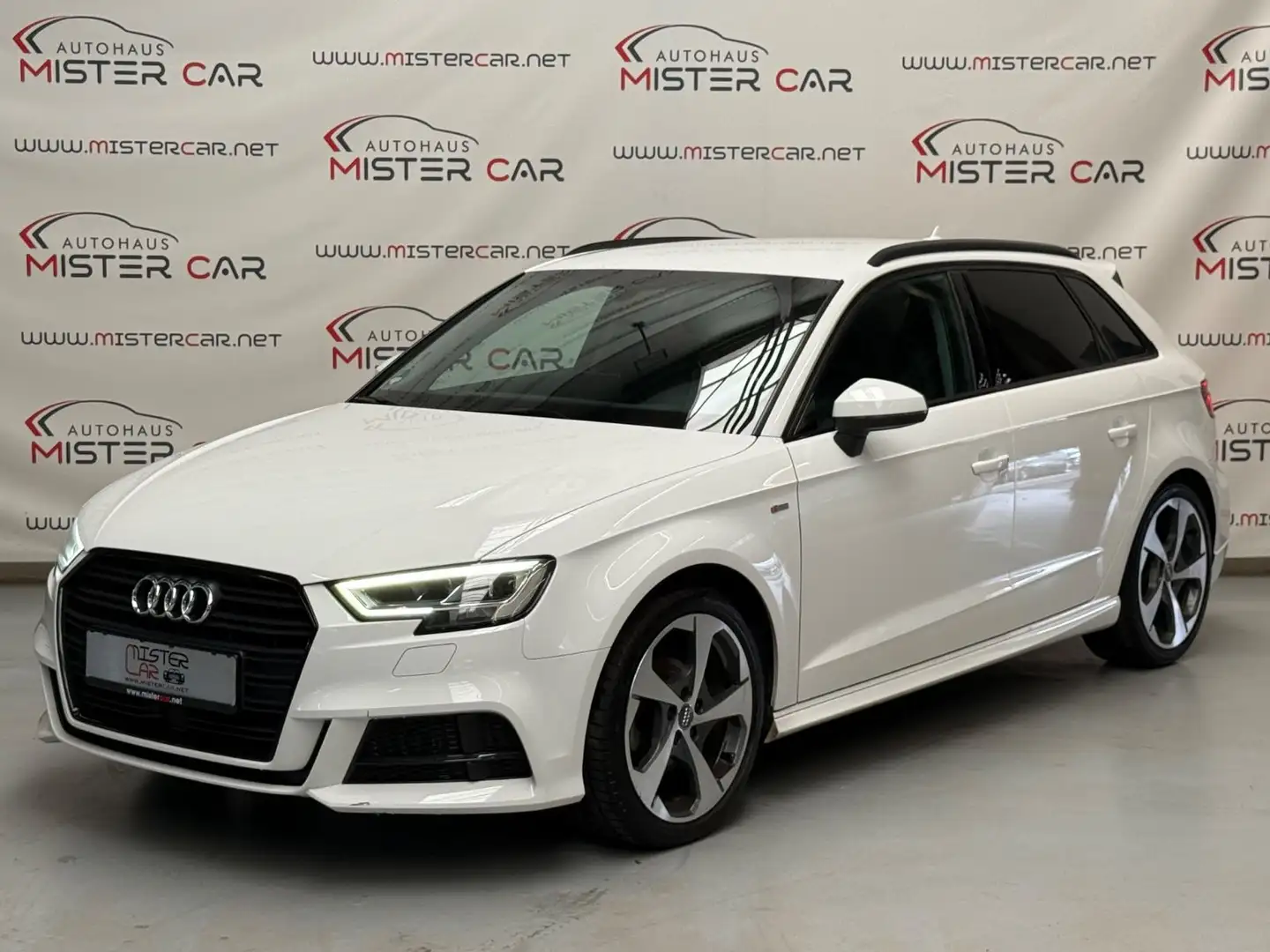 Audi A3 Sportback S LINE NAVI/LED/PDC/SHZ/OPTIK/WR/18 Weiß - 1