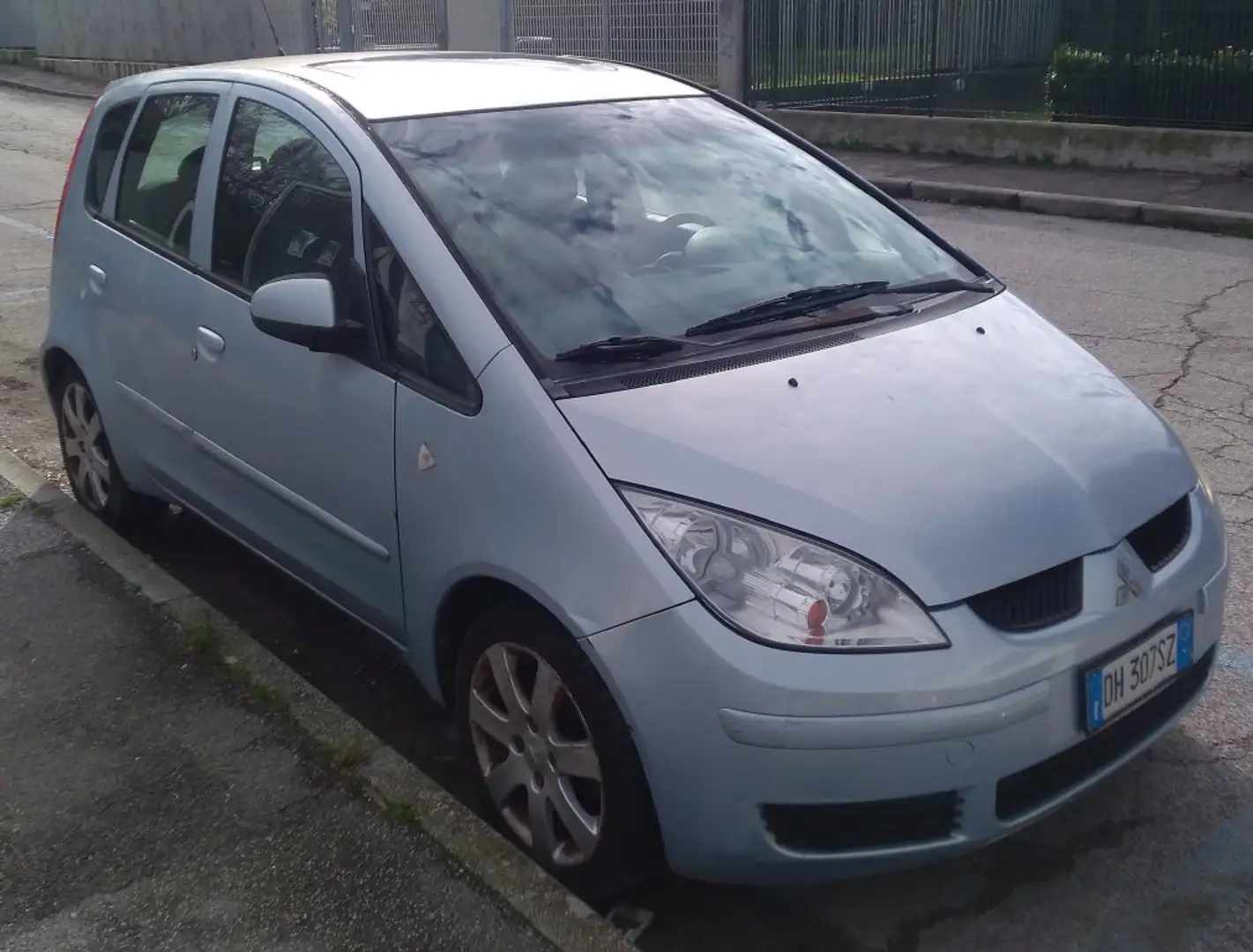 Mitsubishi Colt Colt VIII 2004 5p 1.3 16v Instyle Argintiu - 2