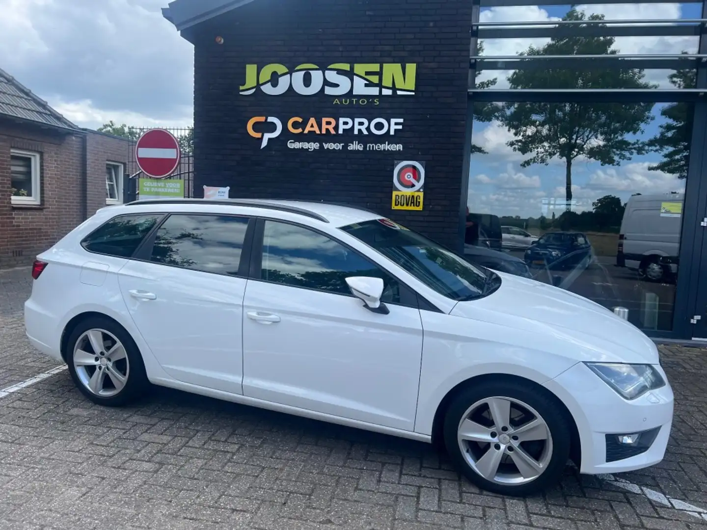 SEAT Leon 1.8 TSI FR BUSINESS Wit - 2