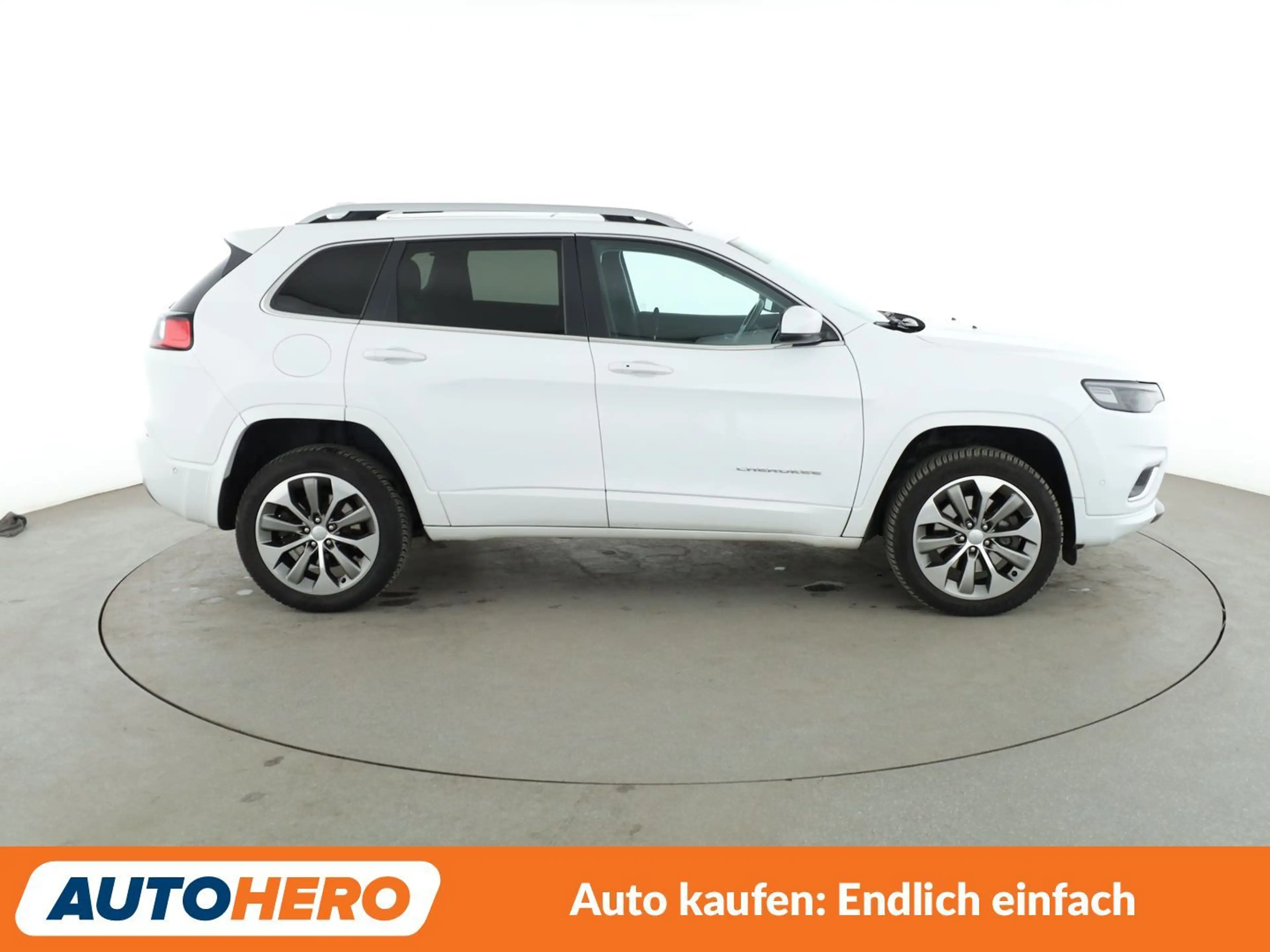Jeep Cherokee 2.2 M-Jet Overland 4x4 Aut.*NAVI*BI-XENON*ACC*CAM* — photo 7