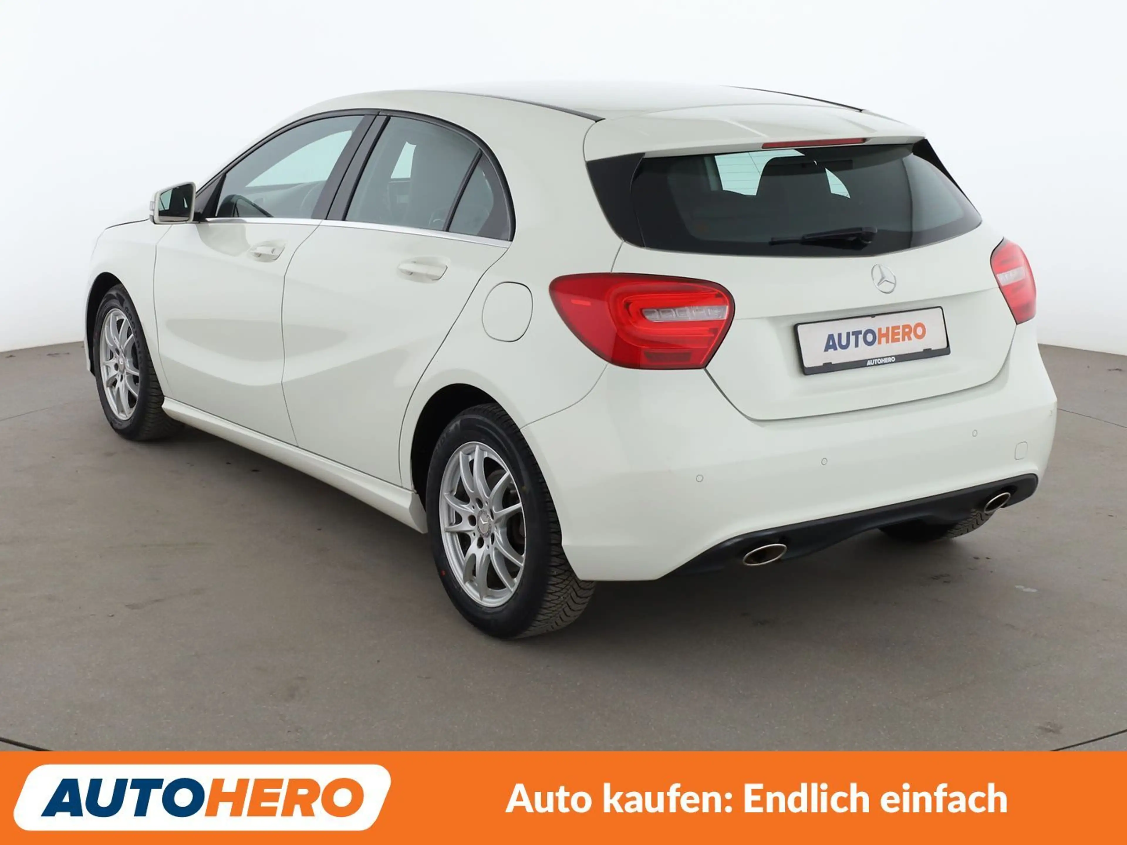 Mercedes-Benz A 180 A 180 BlueEfficiency Urban Aut.*NAVI*BI-XENON*PDC* — photo 4