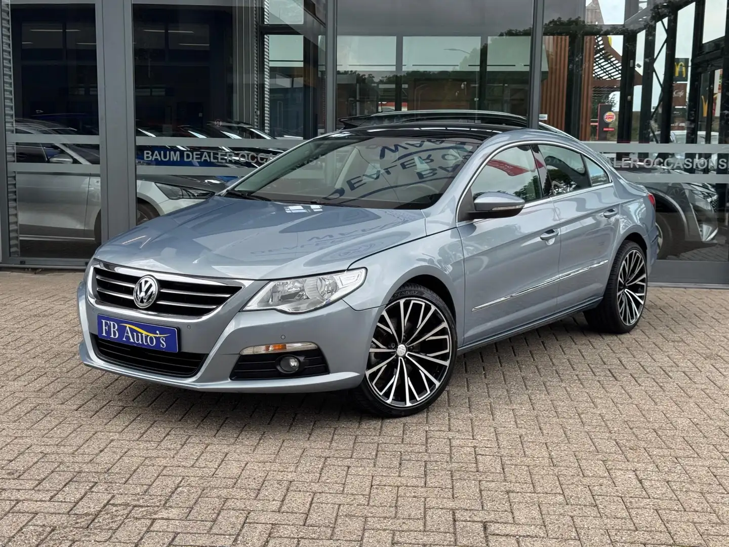 Volkswagen Passat CC 1.8 TSI 4p. Airco Lmv Navi Cruise Schuifkanteldak Šedá - 1