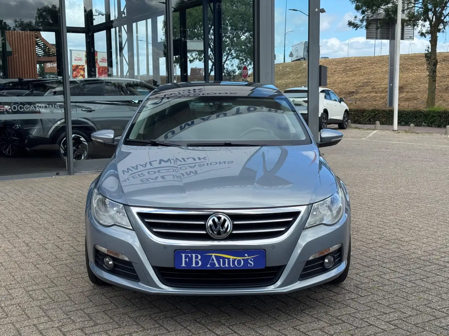 Volkswagen Passat CC 1.8 TSI 4p. Airco Lmv Navi Cruise Schuifkanteldak Gris - 2