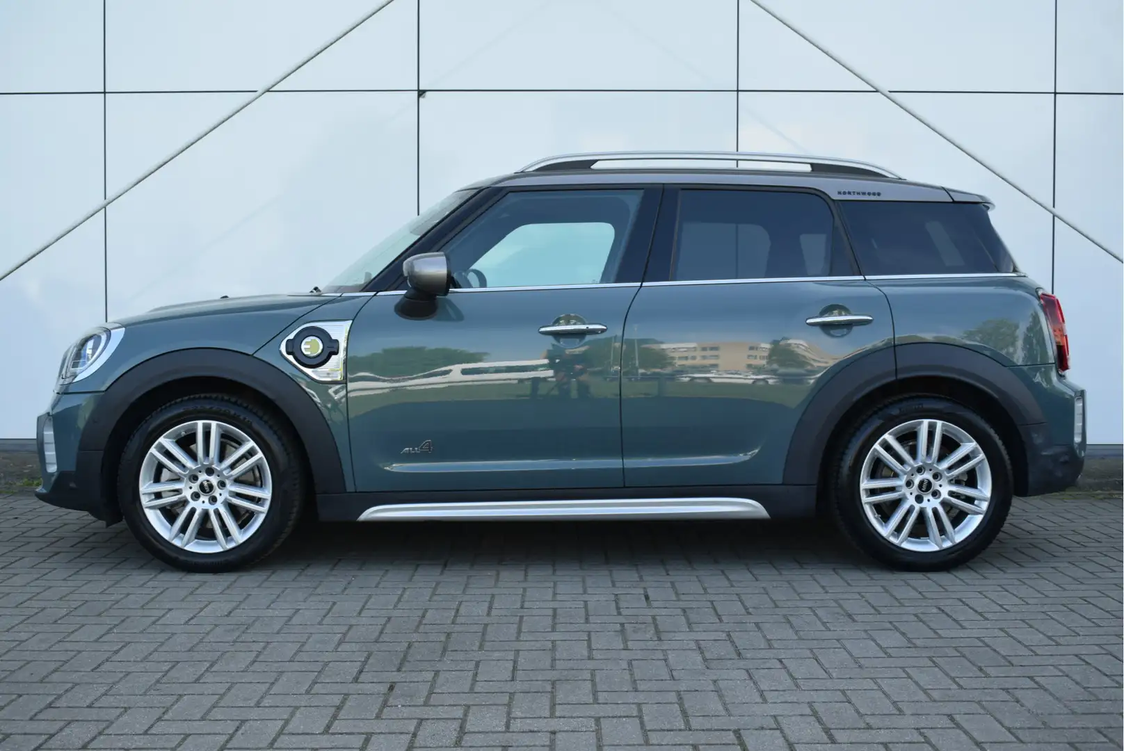 MINI Cooper SE Countryman ALL4 Automaat / Panoramadak / LED / Achteruitrijca Zelená - 2