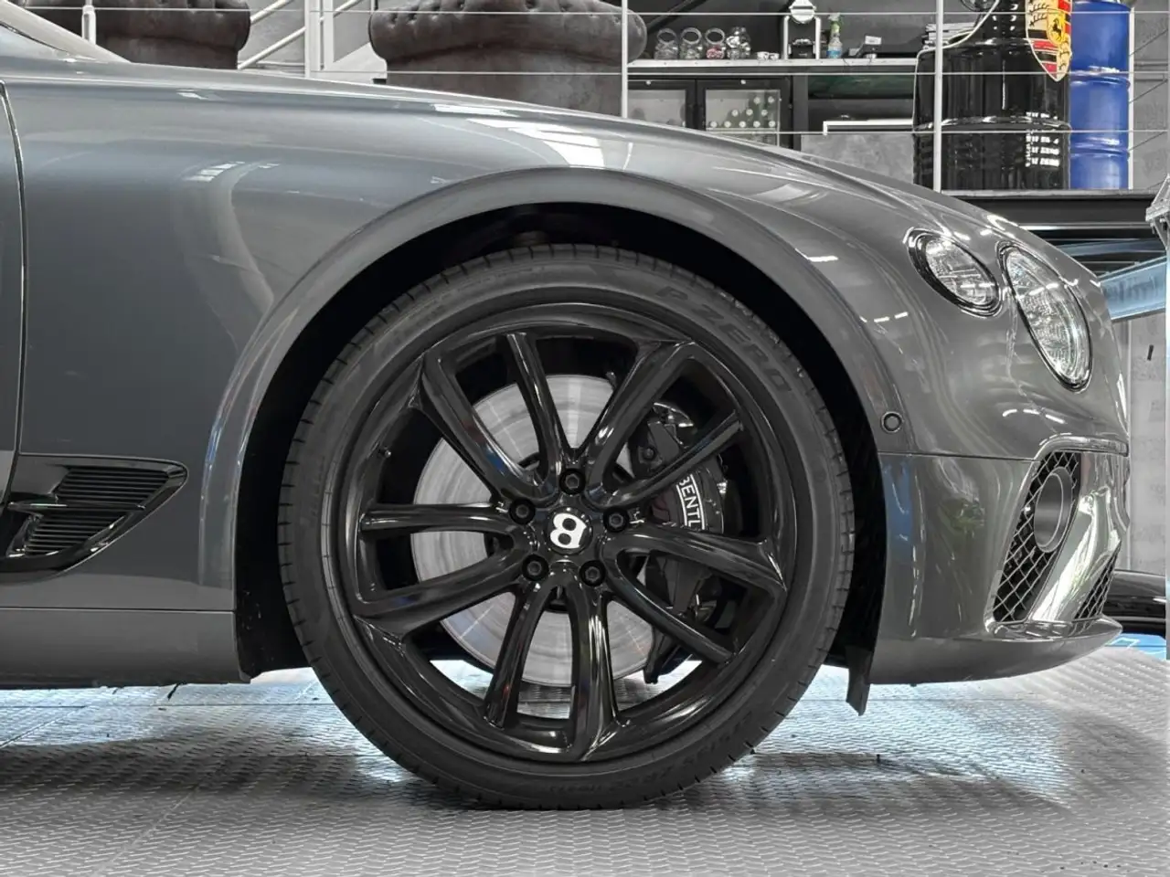 Bentley Continental GTC 2022 — фото 11